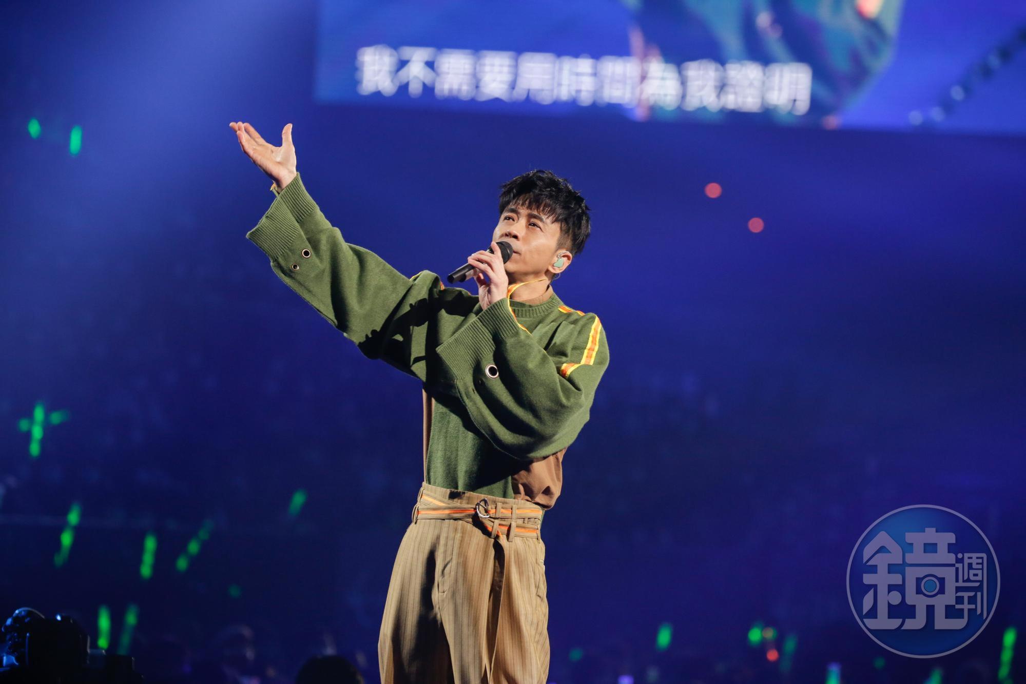 光良舉辦「今晚我不孤獨」台北限定版小巨蛋演唱會,演唱多首動人歌曲。