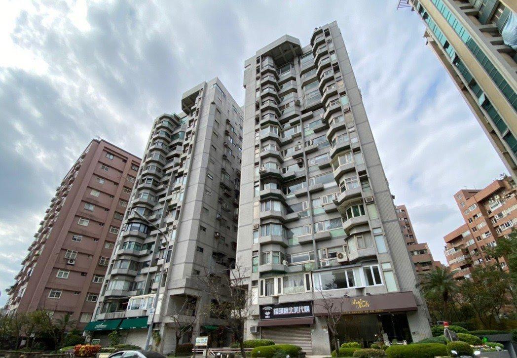 依依位於大直明水路價值1億2千多萬的「大直銘家」住處被法拍。(依依提供)