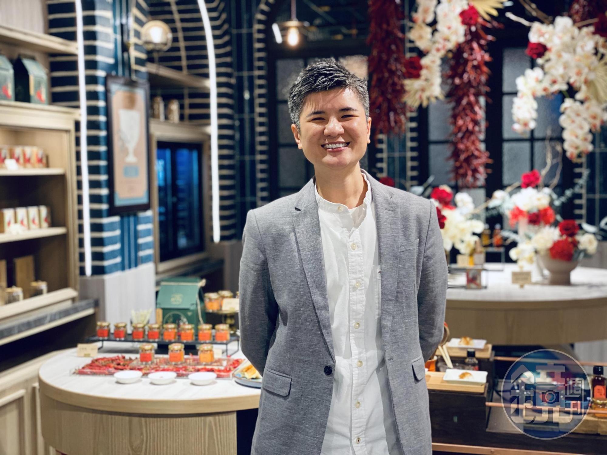 以DoGa香酥脆椒打出知名度的創辦人李威辰，以阿嬤之名開創新品牌杜甲A-Ma。
