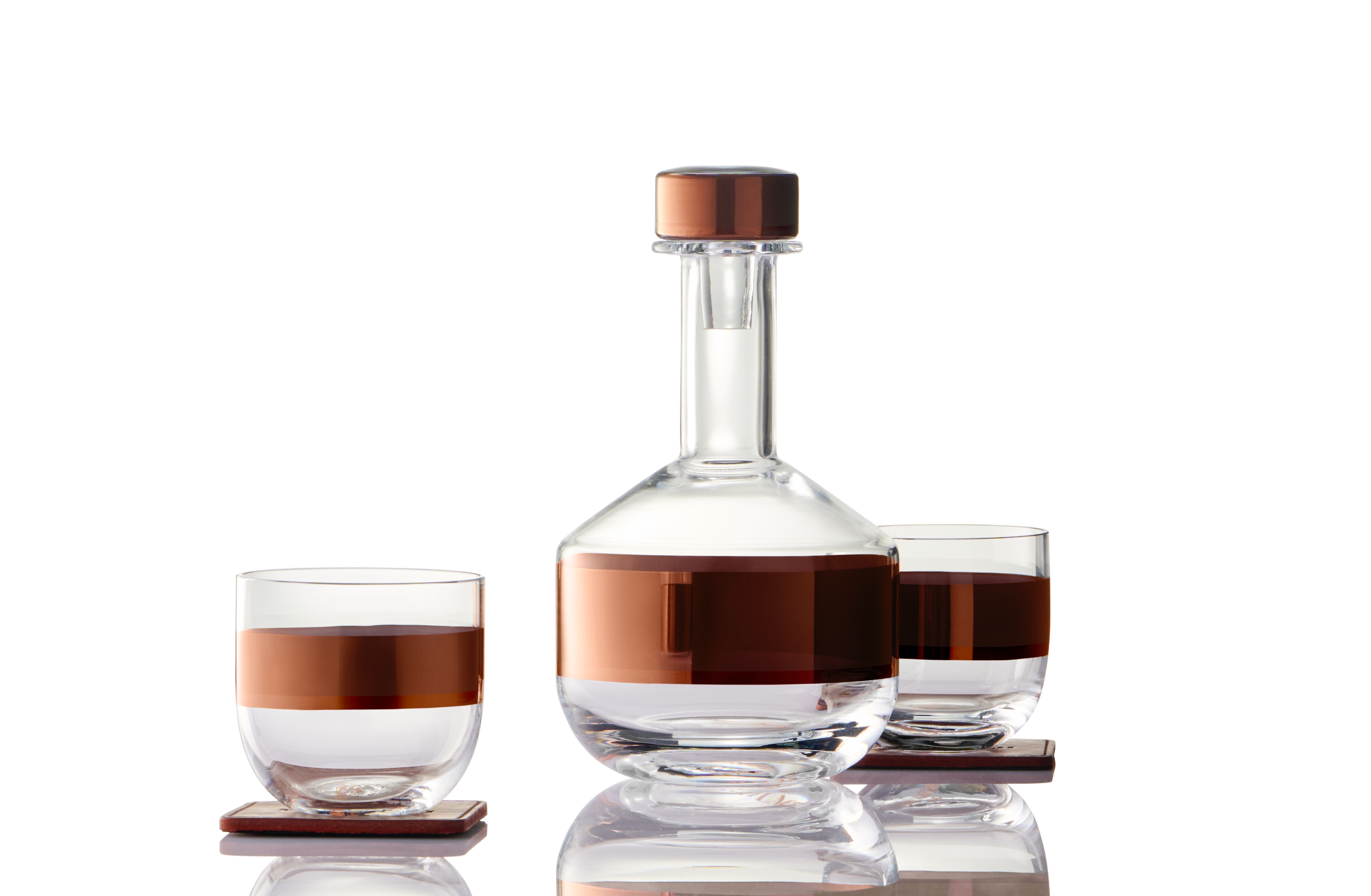 Mortlach x Tom Dixon 酩家醒酒器對杯組。(帝亞吉歐提供)