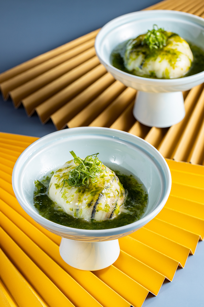 「浮萍池浸珍珠斑」魚肉油花分布均勻，彈Q帶口感。（288 元／份）
