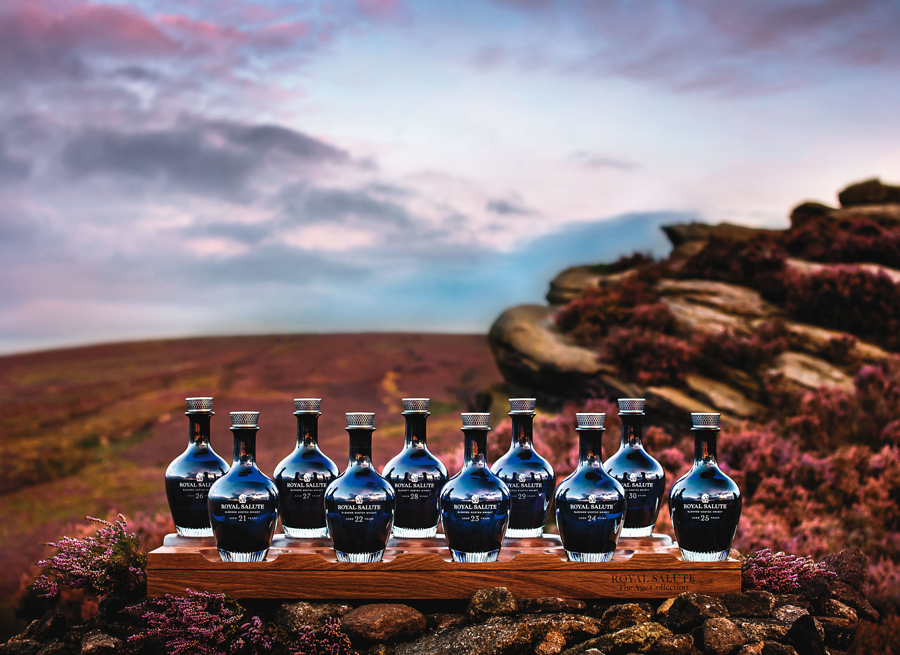 2015年，皇家禮炮推出Royal Salute Age Collection系列，一個套組包含10款調和威士忌，標誌女王第63年的王位統治，價值4萬美元起跳。