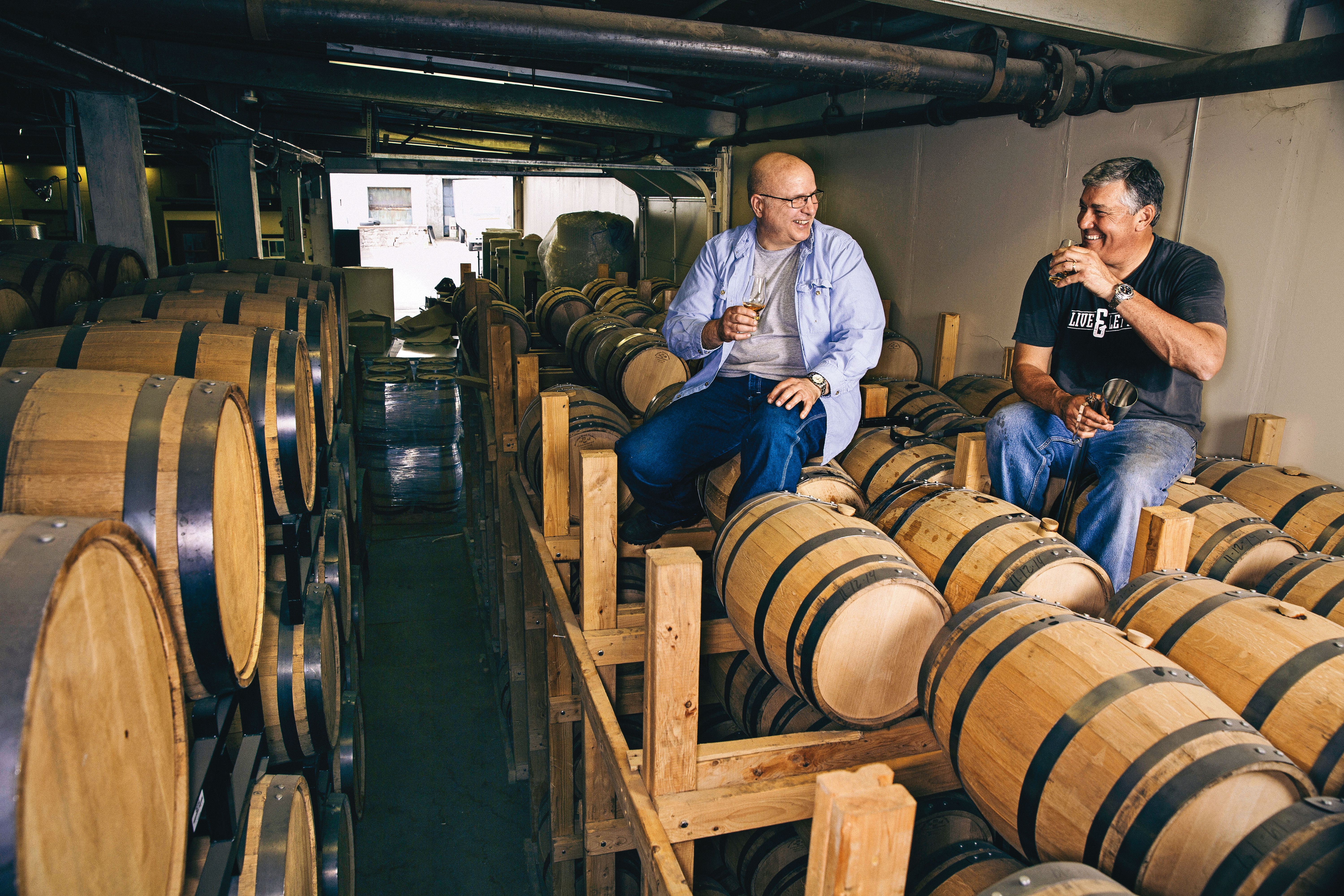 在創辦人Mr. Herman MIihalich（左）的堅持下，老爹帽賓州裸麥威士忌重現了美國獨立戰爭初期傳奇威士忌的面貌。