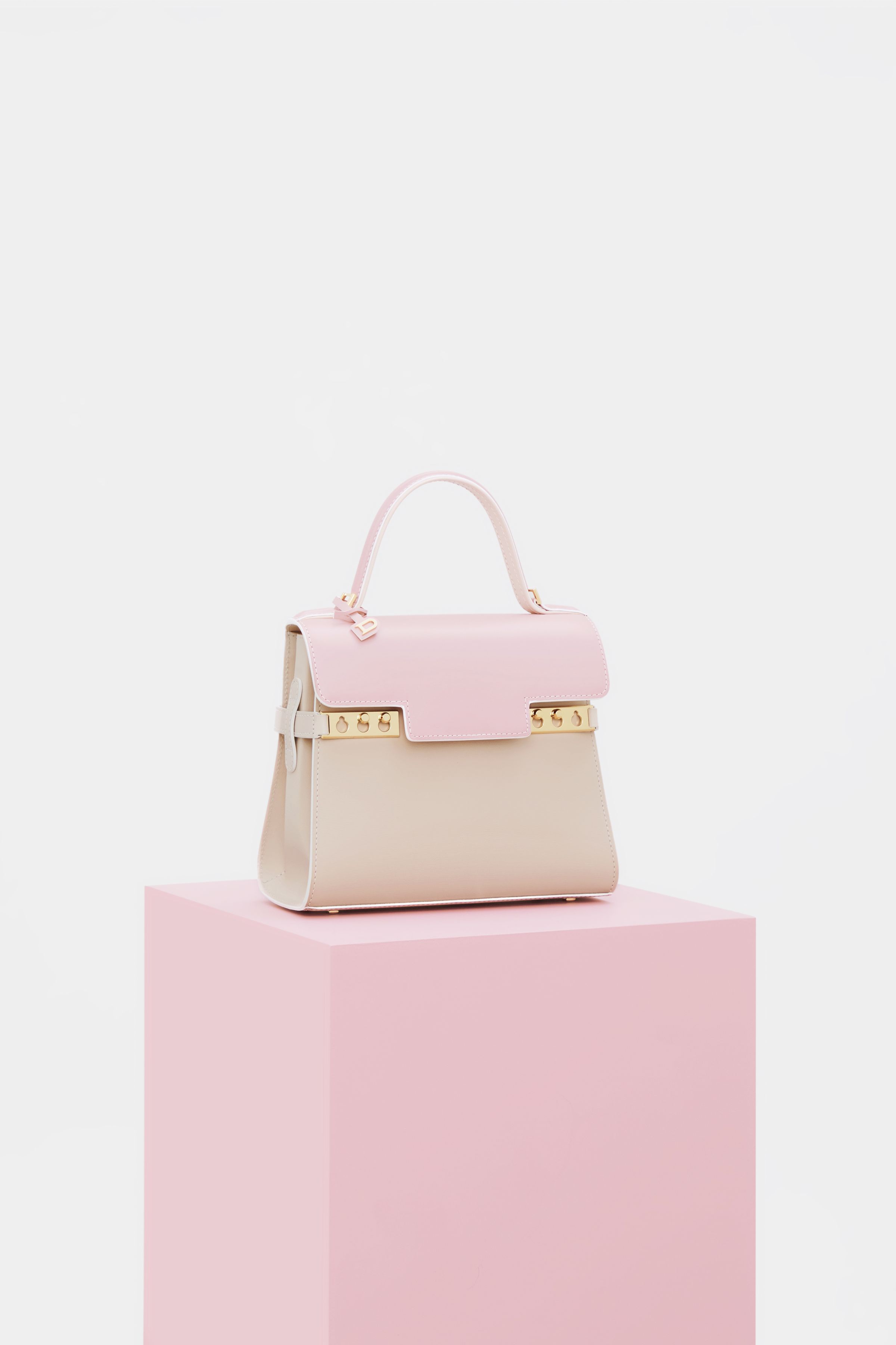 Forever Rose系列Tempête經典型手袋。NT$142,900（美之心提供）