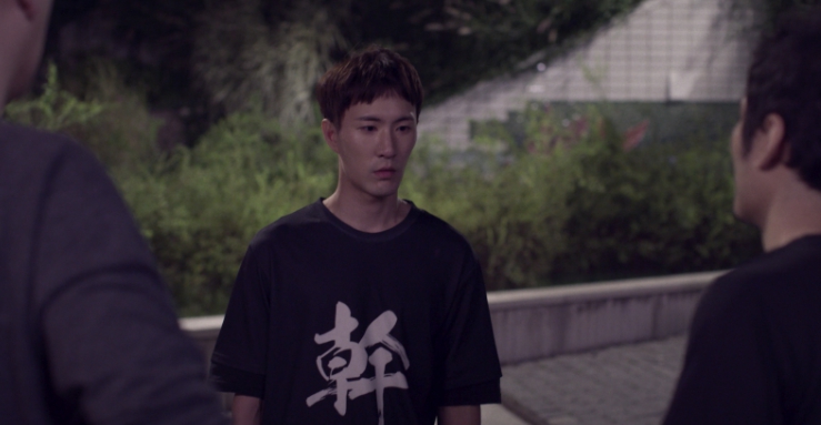 國片《醬狗》以韓國華僑的身份認同為主題，他們僅能藉由一本「無戶籍護照」證明自己的國籍是台灣。 （佳映娛樂提供）