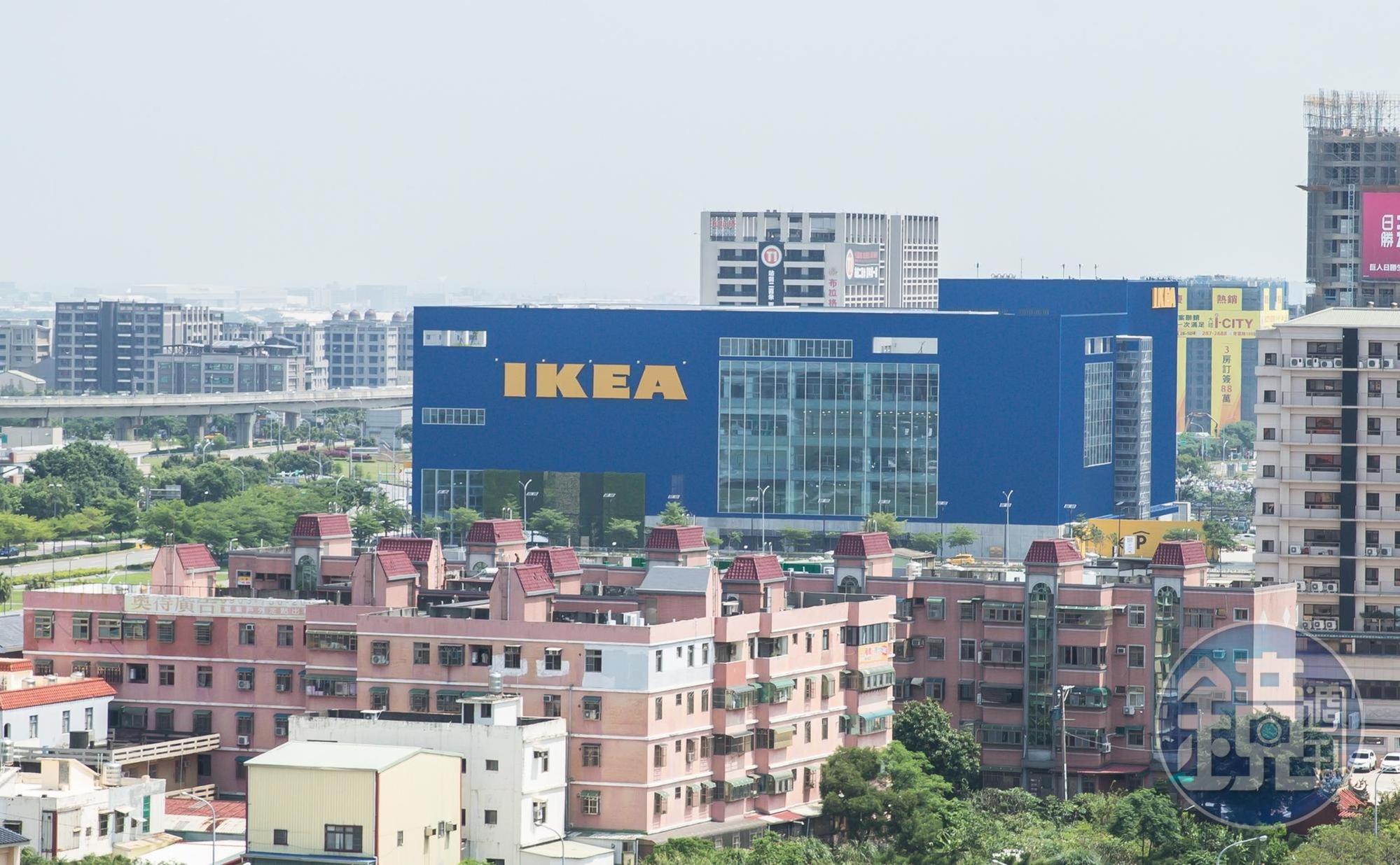 IKEA桃園店臨時公告店內要消毒,暫停營業一天。(本刊資料照)