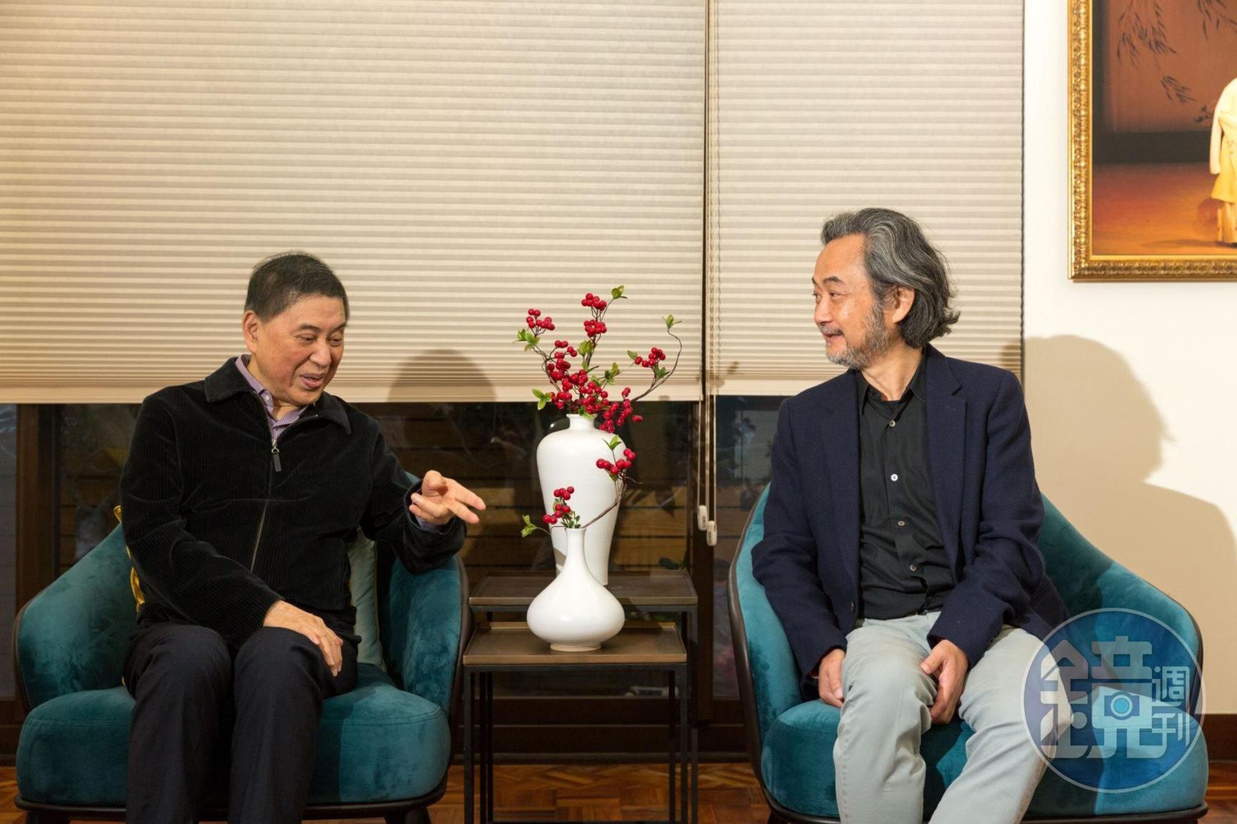 文學大師白先勇（左）提議拍攝紀錄片《牡丹還魂——白先勇與崑曲復興》，由導演鄧勇星（右）執導，兩人再度合作默契更佳。