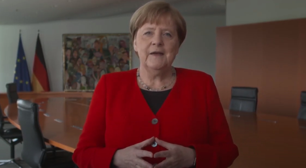 推特近日進一步宣布川普帳號永久停用。德國總理梅克爾（Angela Merkel）則認為此做法「有問題」。（翻攝WHO Youtube）