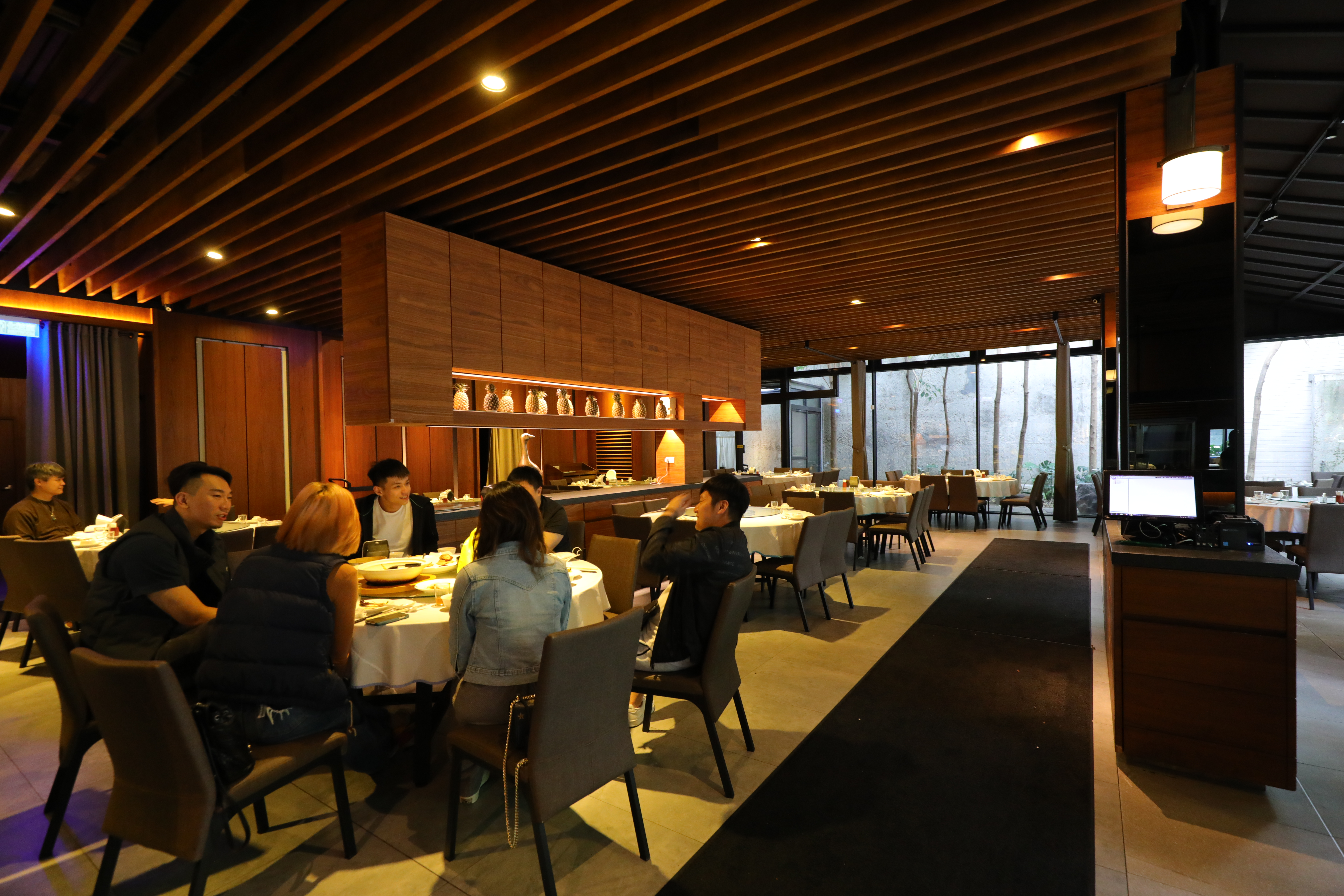店內空間寬敞舒適，很有台中的大器感。