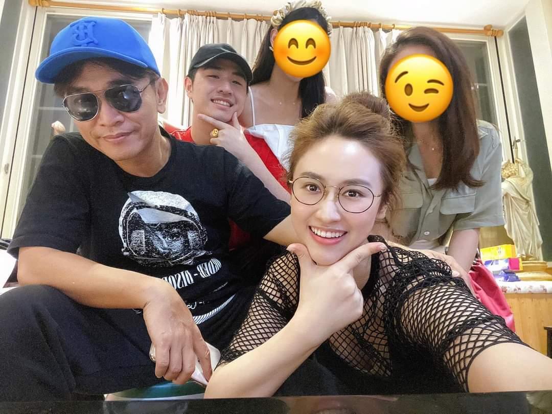 吳宗憲上廣播節目,分享和子女間的關係就像好朋友一樣。(翻攝自吳宗憲粉專)