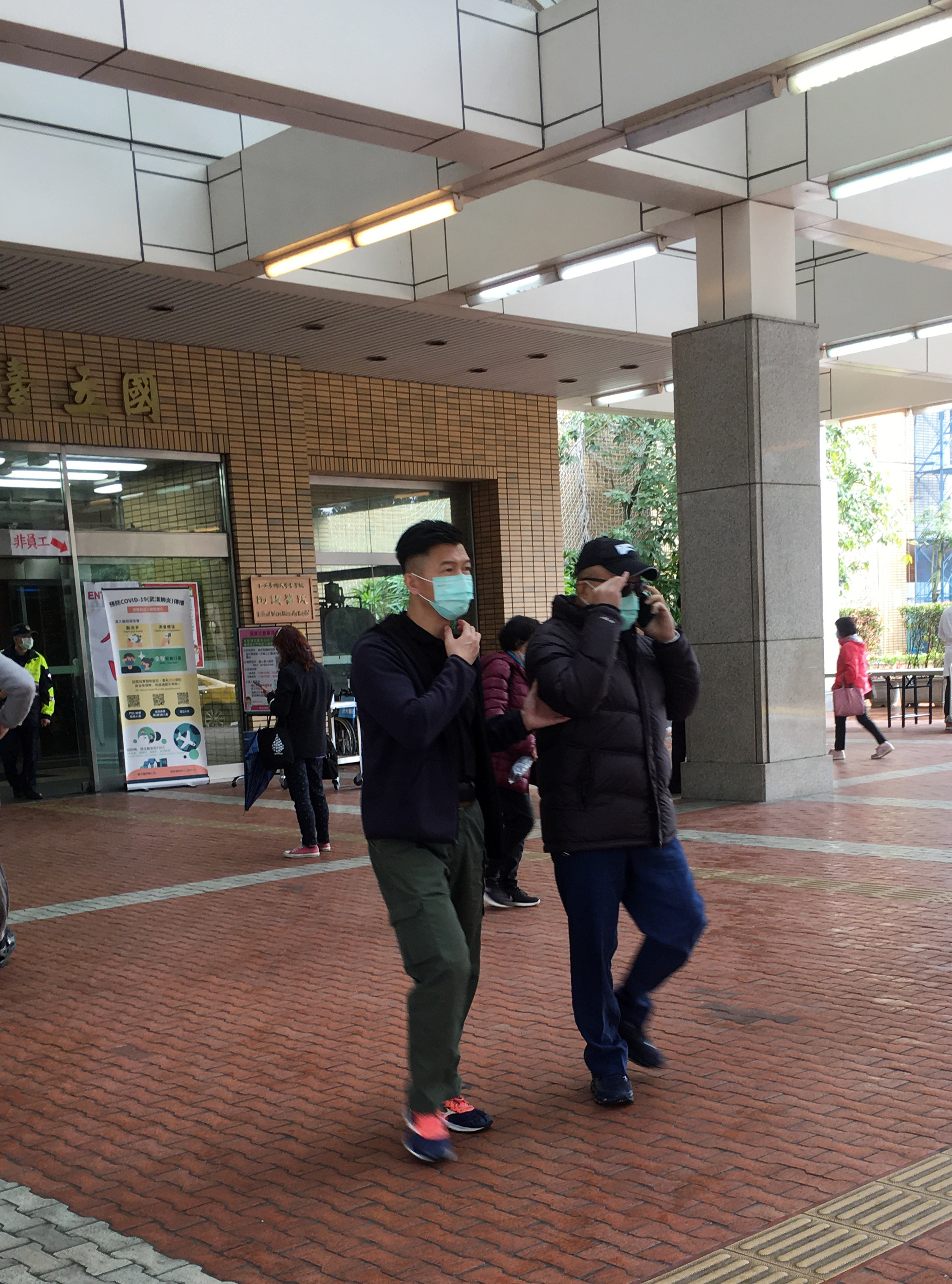 李世聰術後恢復良好，回診當天看上去精神抖擻、身體硬朗，無須隨行人員攙扶。