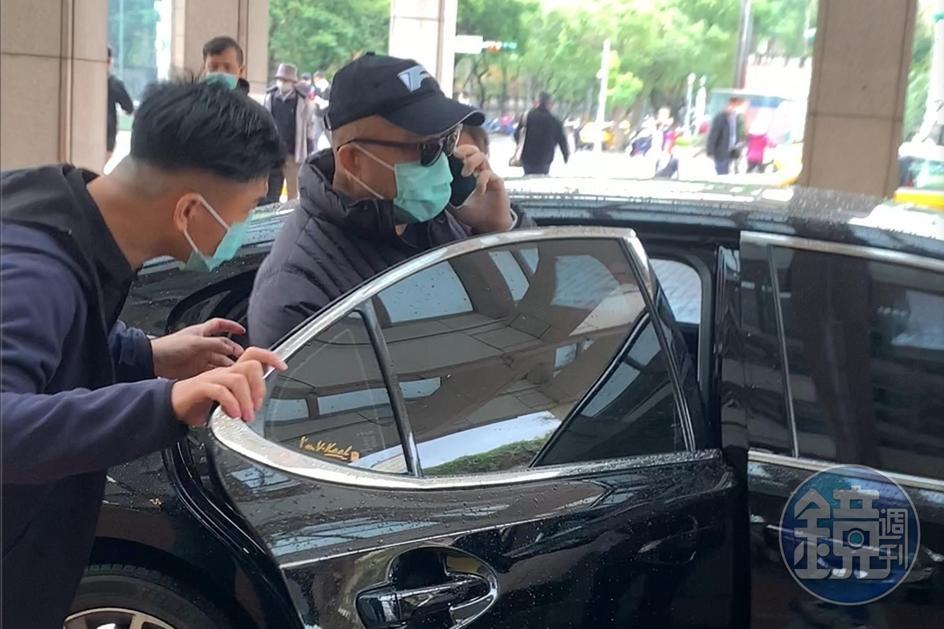 李世聰術後恢復良好，回診當天看上去精神抖擻、身體硬朗，無須隨行人員攙扶。