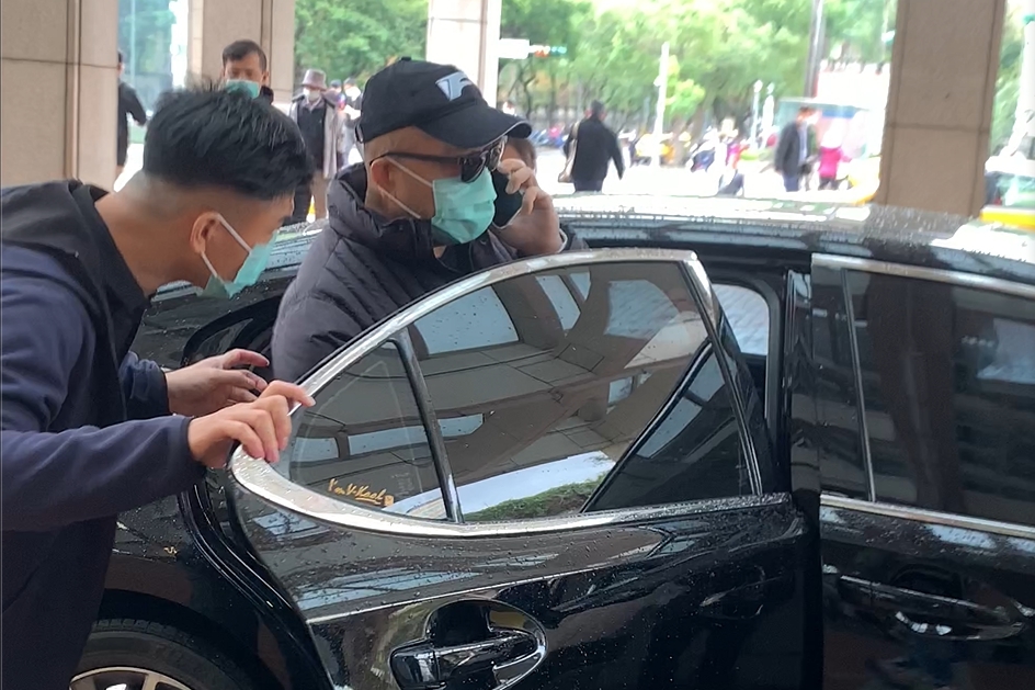 李世聰術後恢復良好，回診當天看上去精神抖擻、身體硬朗，無須隨行人員攙扶。