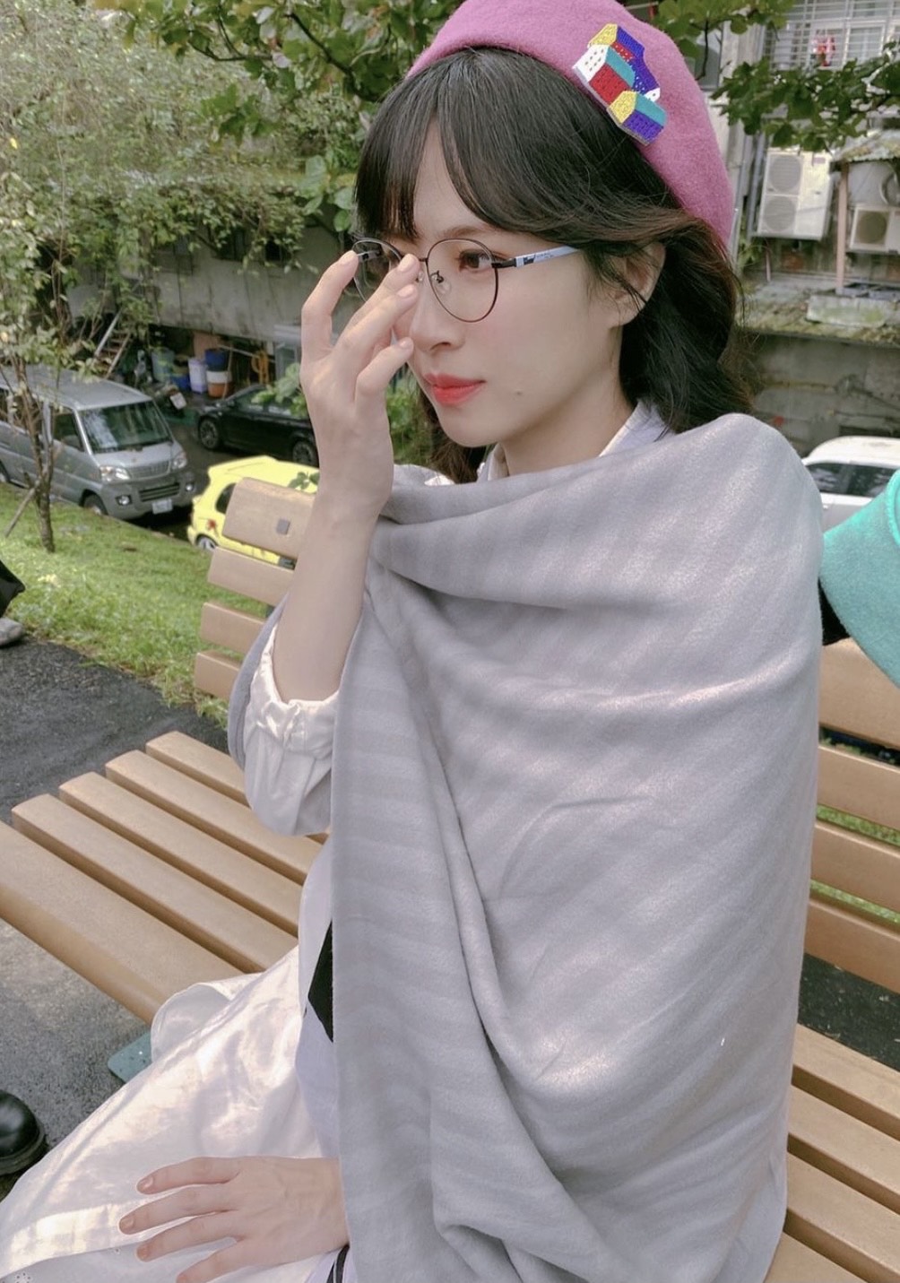鄧福如接下眼鏡廣告代言,但記者會上卻是老公代打出席。(翻攝自鄧福如IG)