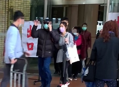 本刊直擊，李世聰上週到台大醫院回診，身體狀況無大礙。