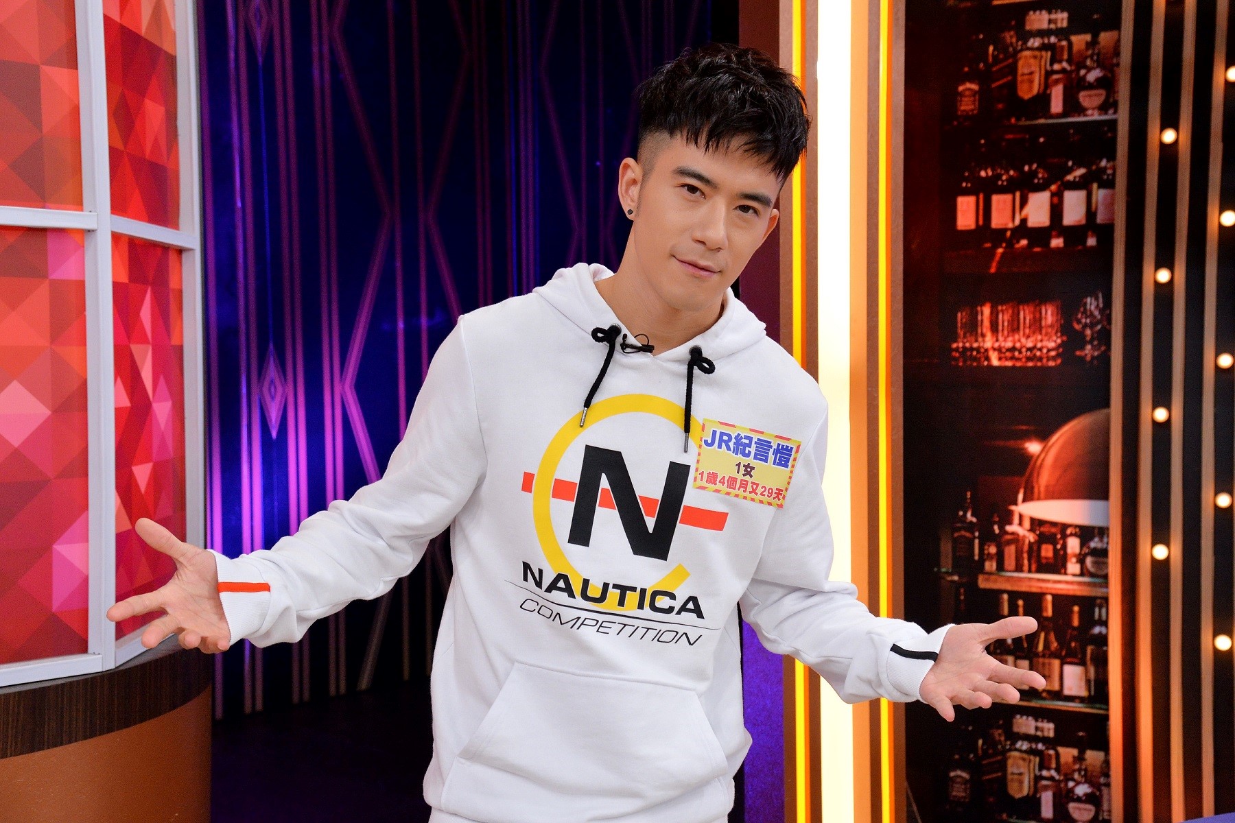 紀言愷自曝首次獨自照顧小孩遇到女兒首次翻身，卻意外臉朝下著地，讓他當場崩潰打電話給媽媽求助。（衛視中文台提供） 