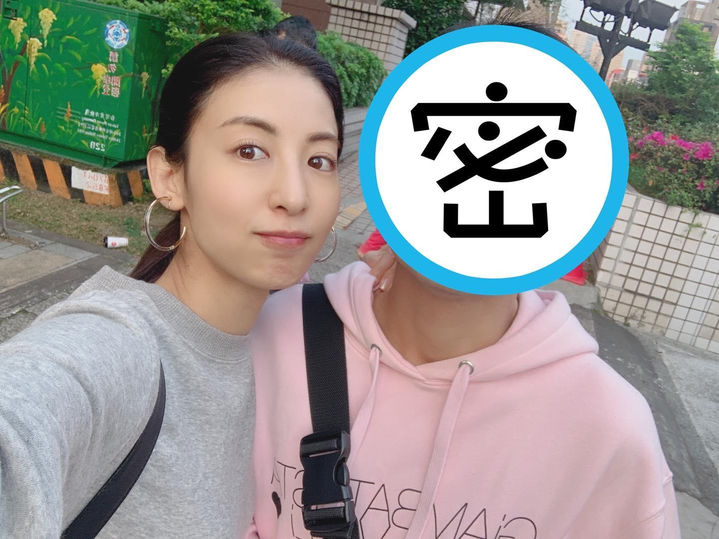 大久保麻梨子甜曬與台灣老公的合照。（翻攝自大久保麻梨子臉書粉絲專頁）