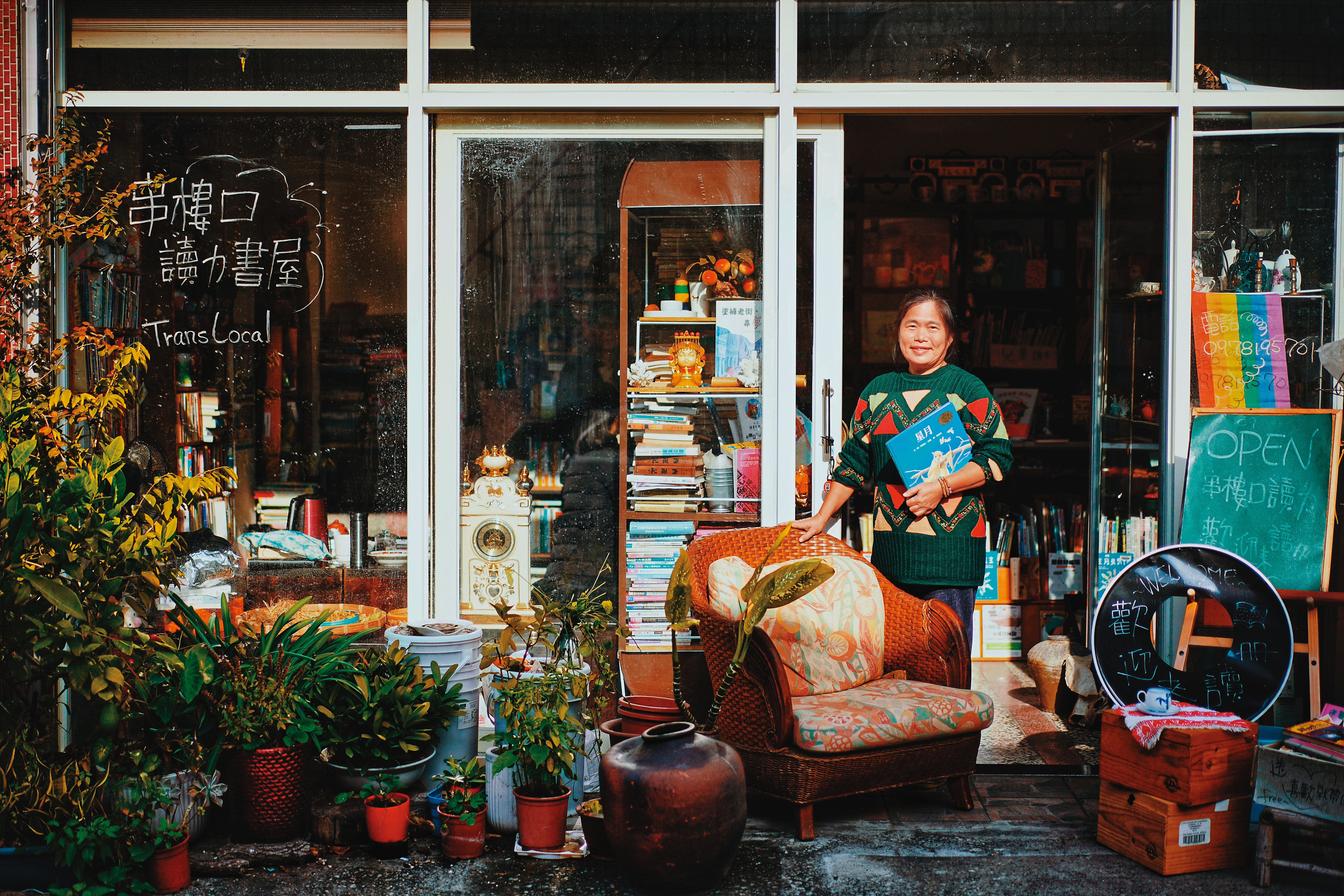 黃淑玲是公民記者，亦是書店老闆。