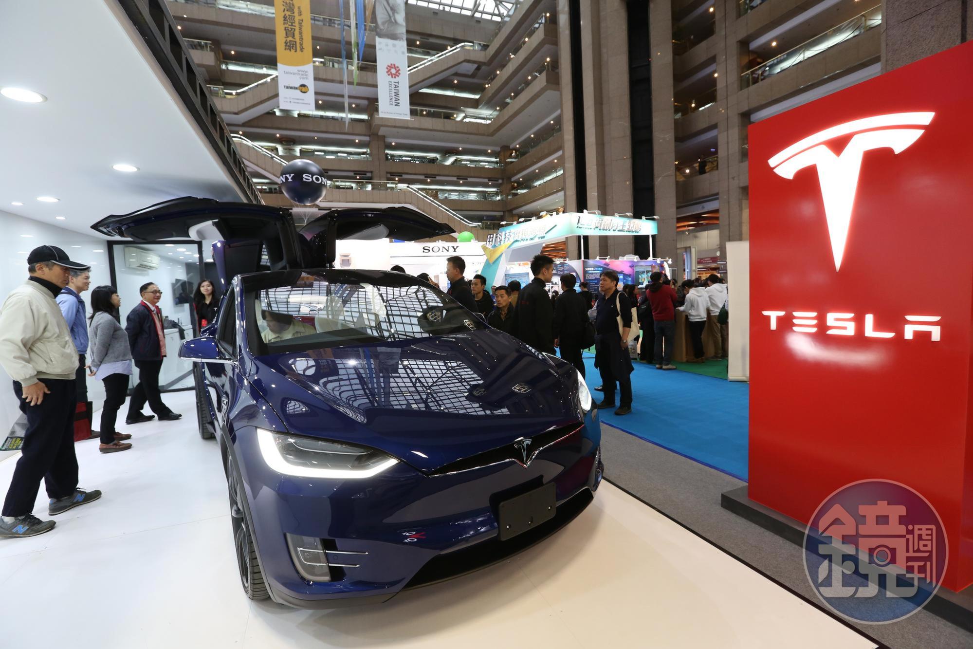 電動車大廠特斯拉汽車公司(Tesla)股價不斷創下歷史新高,不僅創辦人馬斯克(Elon Musk)晉升全球首富,股東們也連帶受惠。(本刊資料照)