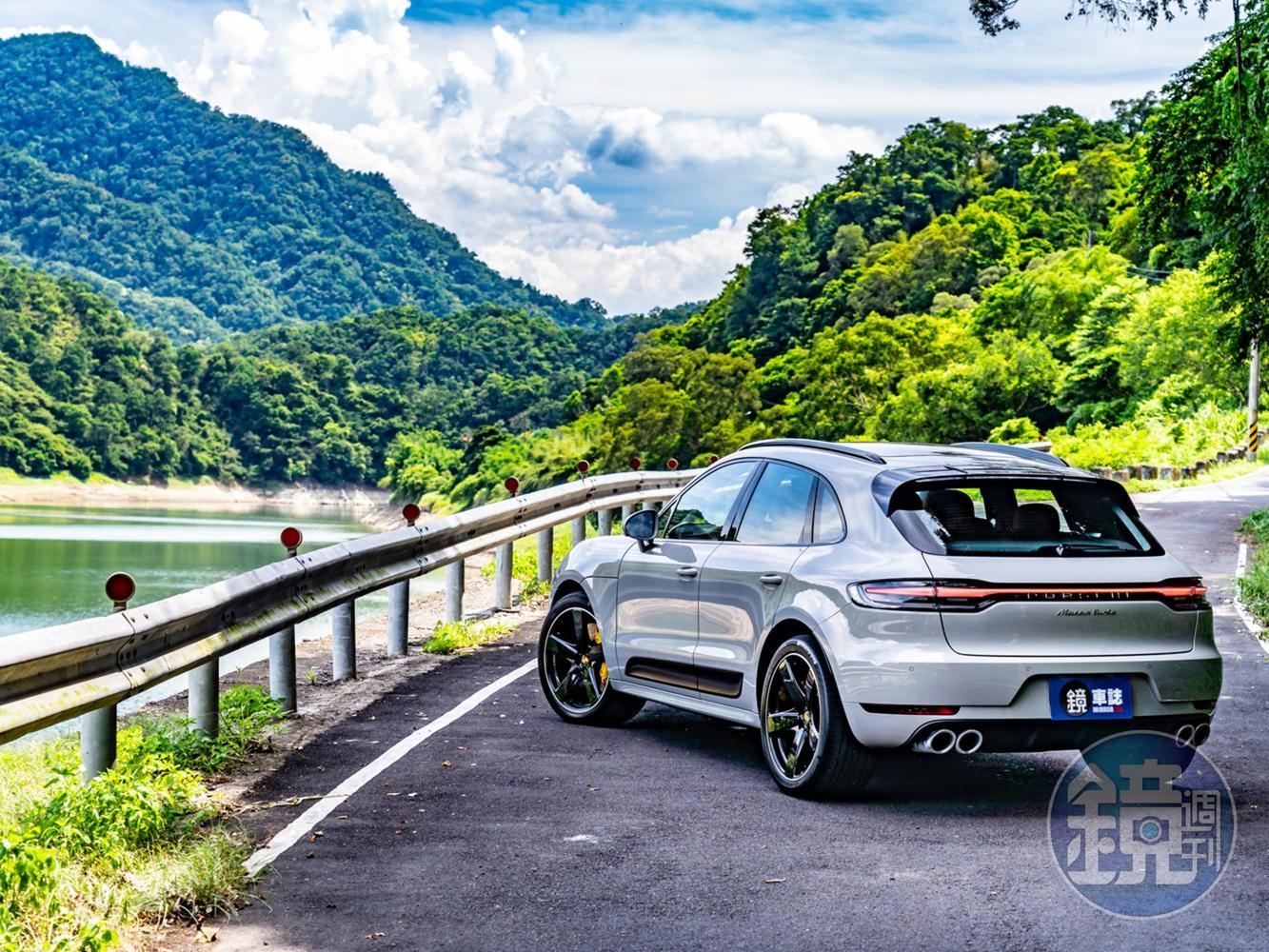 遇到Macan Turbo這種既可以大隱於市、也可以爭名於朝的「羊皮狼」，真的要「輸贏」時，鹿死誰手還不知道哩！