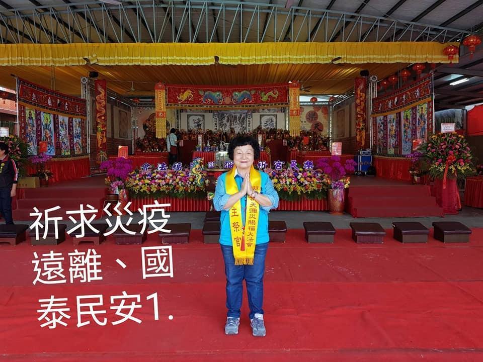「豐原媽祖婆」張瀞分遭謝長廷控告亂傳「假新聞」,最終判決她需登報道歉並賠款20萬。(翻攝自張瀞分臉書)