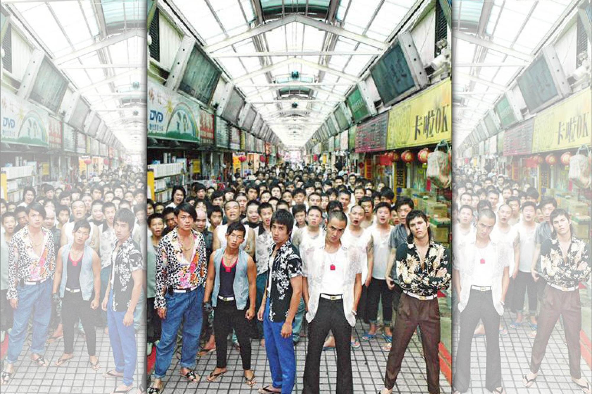 彭嫌曾在電影艋舺跑龍套,他也在臉書炫耀與阮經天同台演出。(讀者提供)