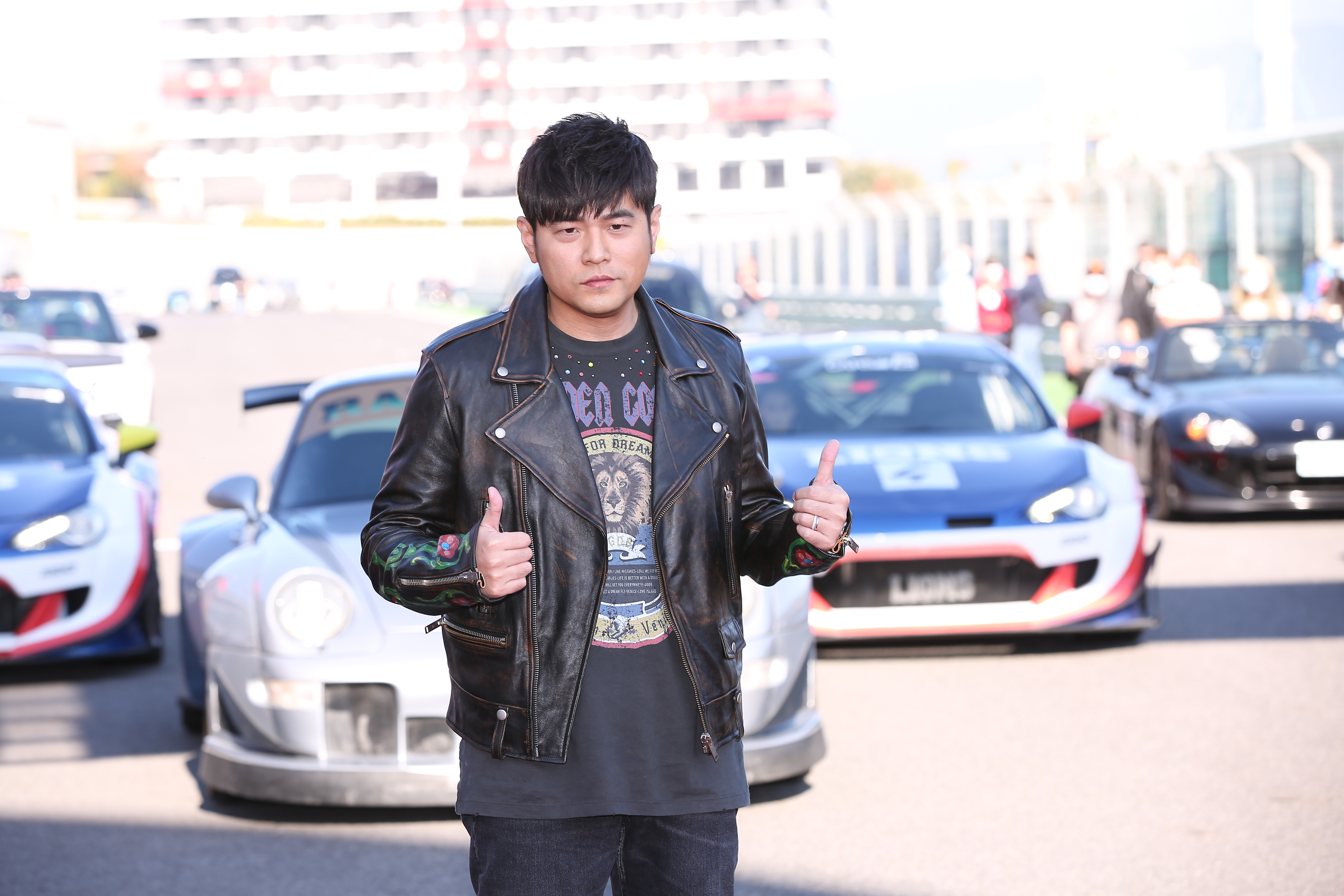 周杰倫喊話對電影票房要有信心，自己在拍攝時也曾手癢想導幾場戲，但還是尊重導演。