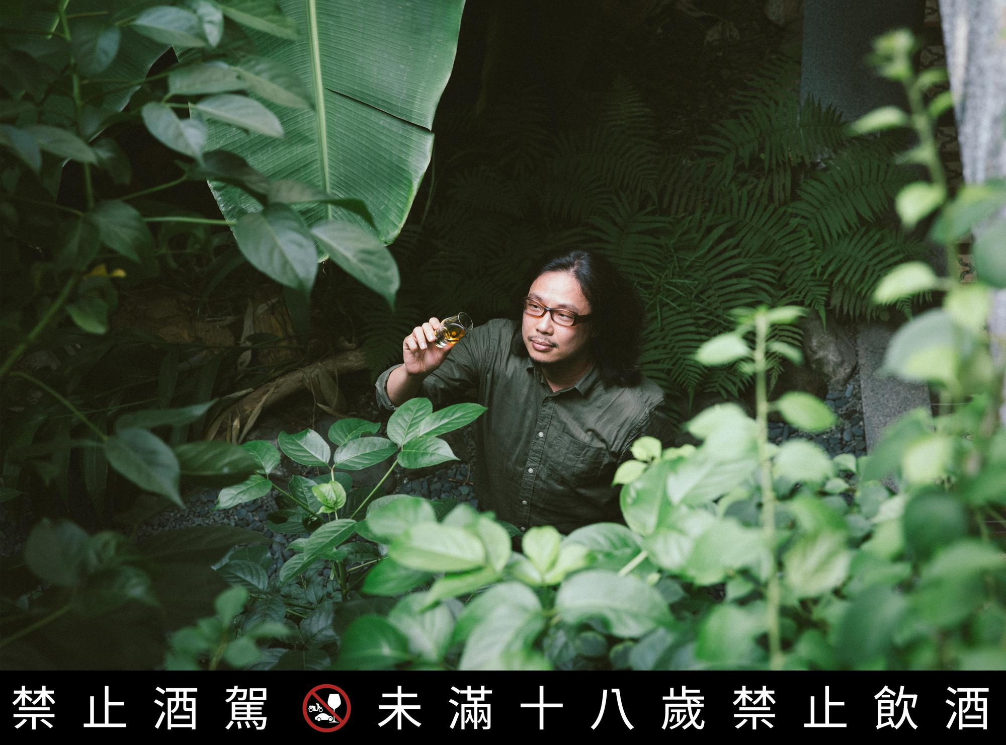 品酒達人胡毓偉,Whisky TASTE桃園古華酒展策展人、格登費雪飲學計畫創辦人,亦是各大媒體烈酒專欄寫手,烈酒品飲資歷超過15年。