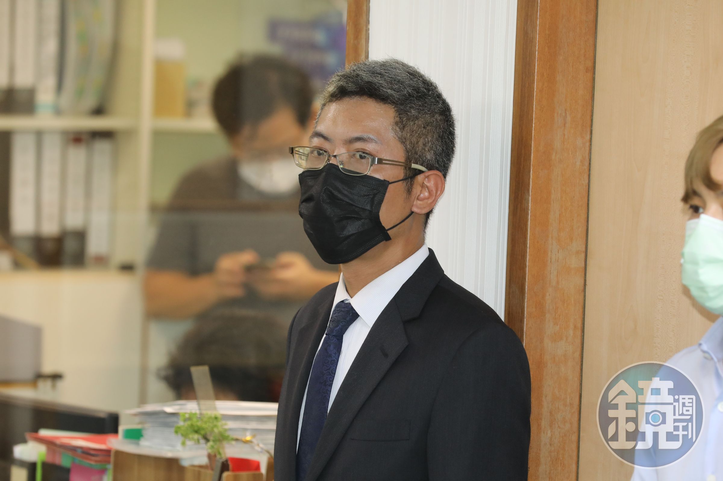 丁允恭下午發聲明回應，他除辭去公職負責，也再次向社會表達歉意。