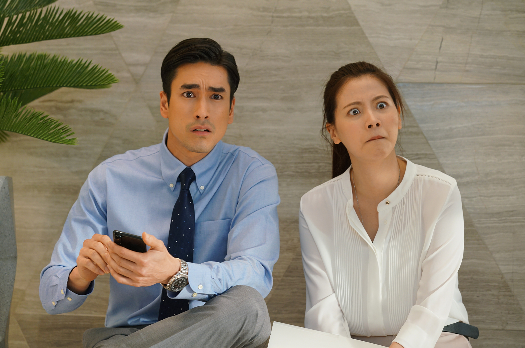 納得克是泰國的酒窩男神，也是視帝，兼具顏值與實力。這次與票房女星平采娜一起演出。（CATCHPLAY提供）