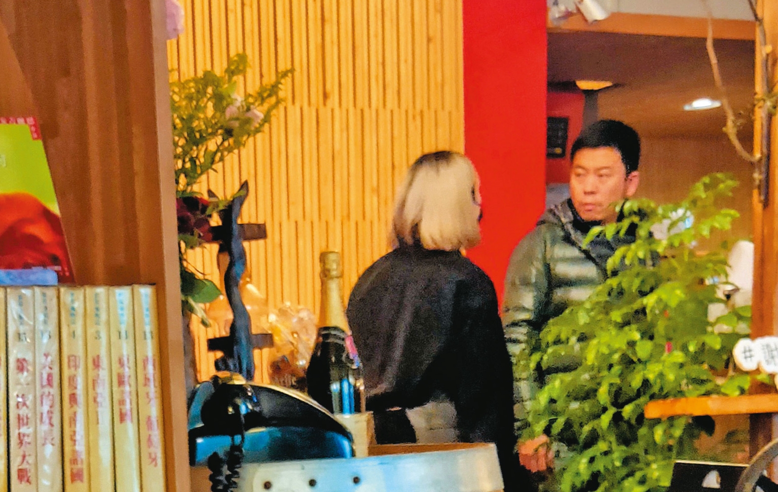 自稱是唐僧轉世的大尉說,餐廳廚師是沙悟淨轉世、烘焙師則是豬八戒。
