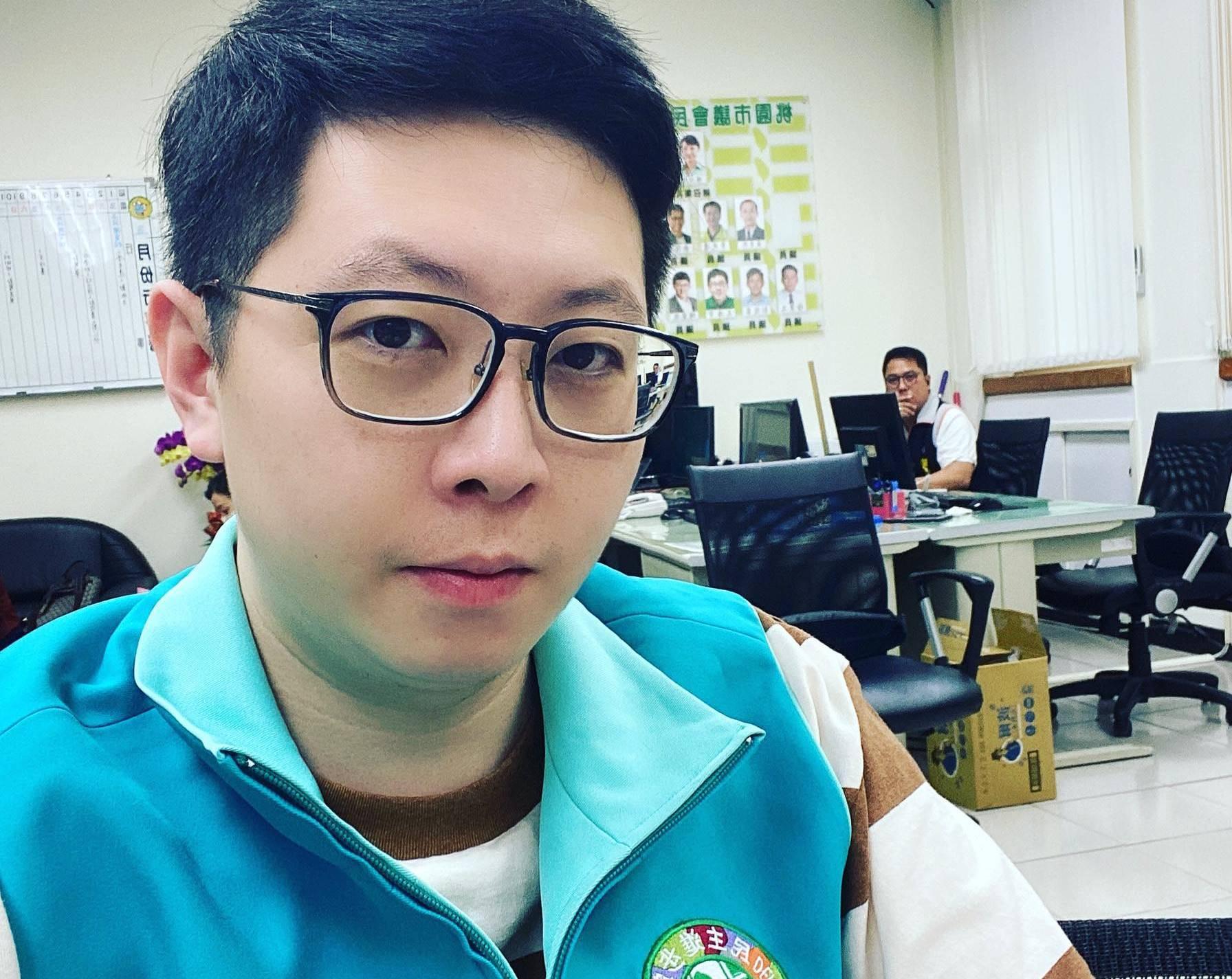 王浩宇罷免案今日投票,投票所未開放前就有排隊人潮。(翻攝自王浩宇臉書)