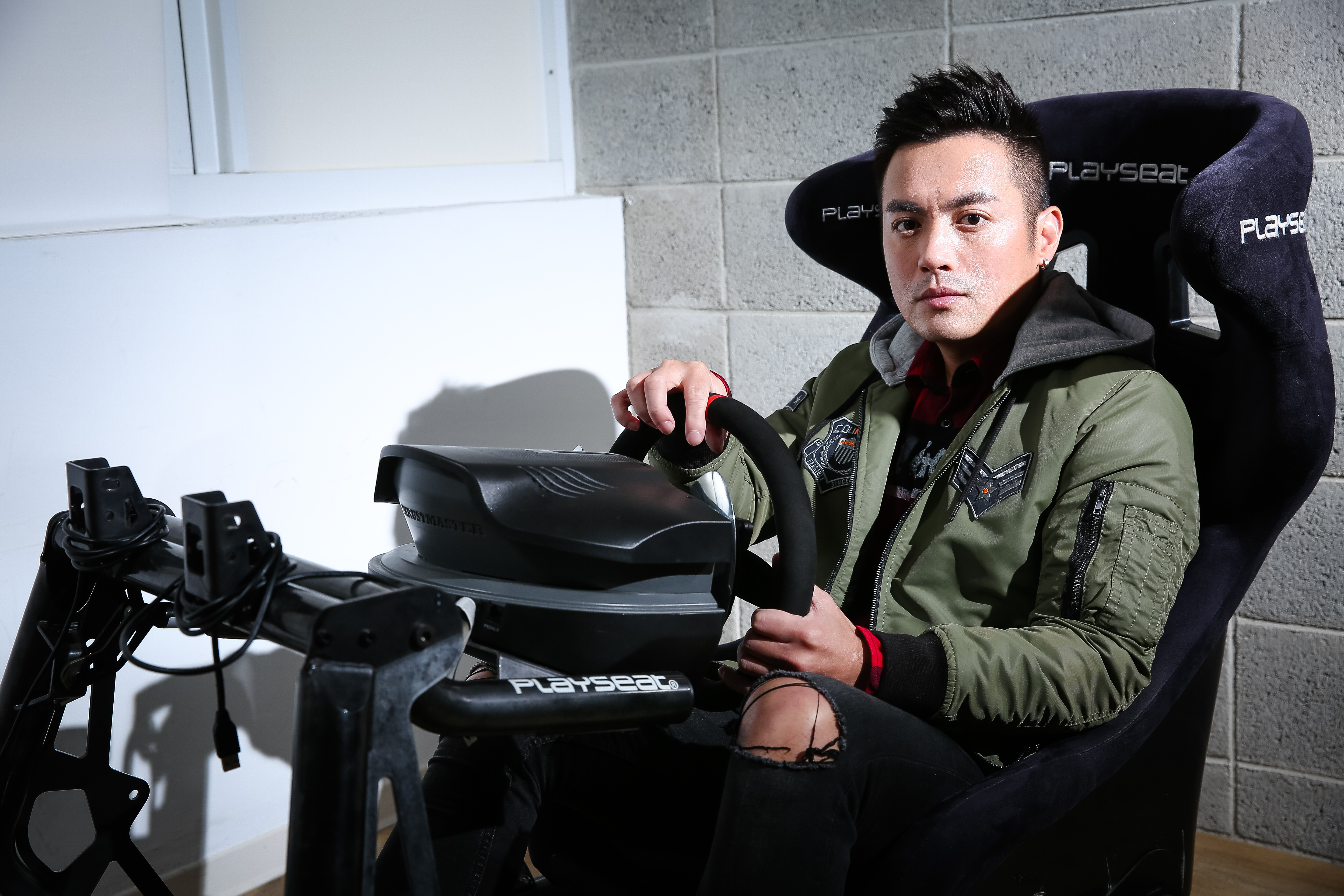 在電影《叱咤風雲》裡范逸臣飾演一位頂級賽車手，開拍前他也曾經過訓練，駕駛著賽車在賽道熟悉感覺，但時速只有60公里。