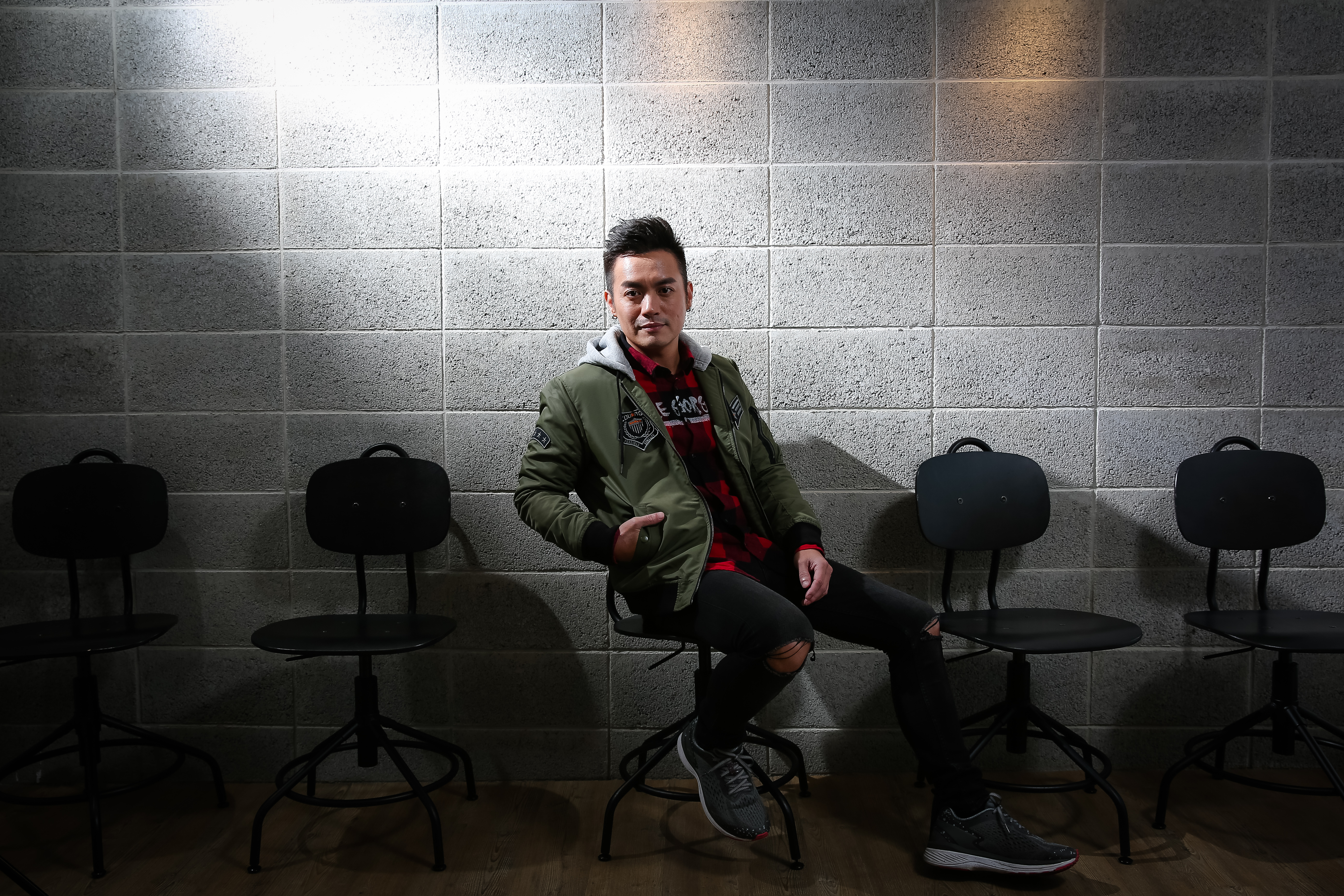 兩度站上事業高峰，而且分別是靠歌唱及演戲，范逸臣的經歷即使在圈中也不是很多人都曾體驗過。