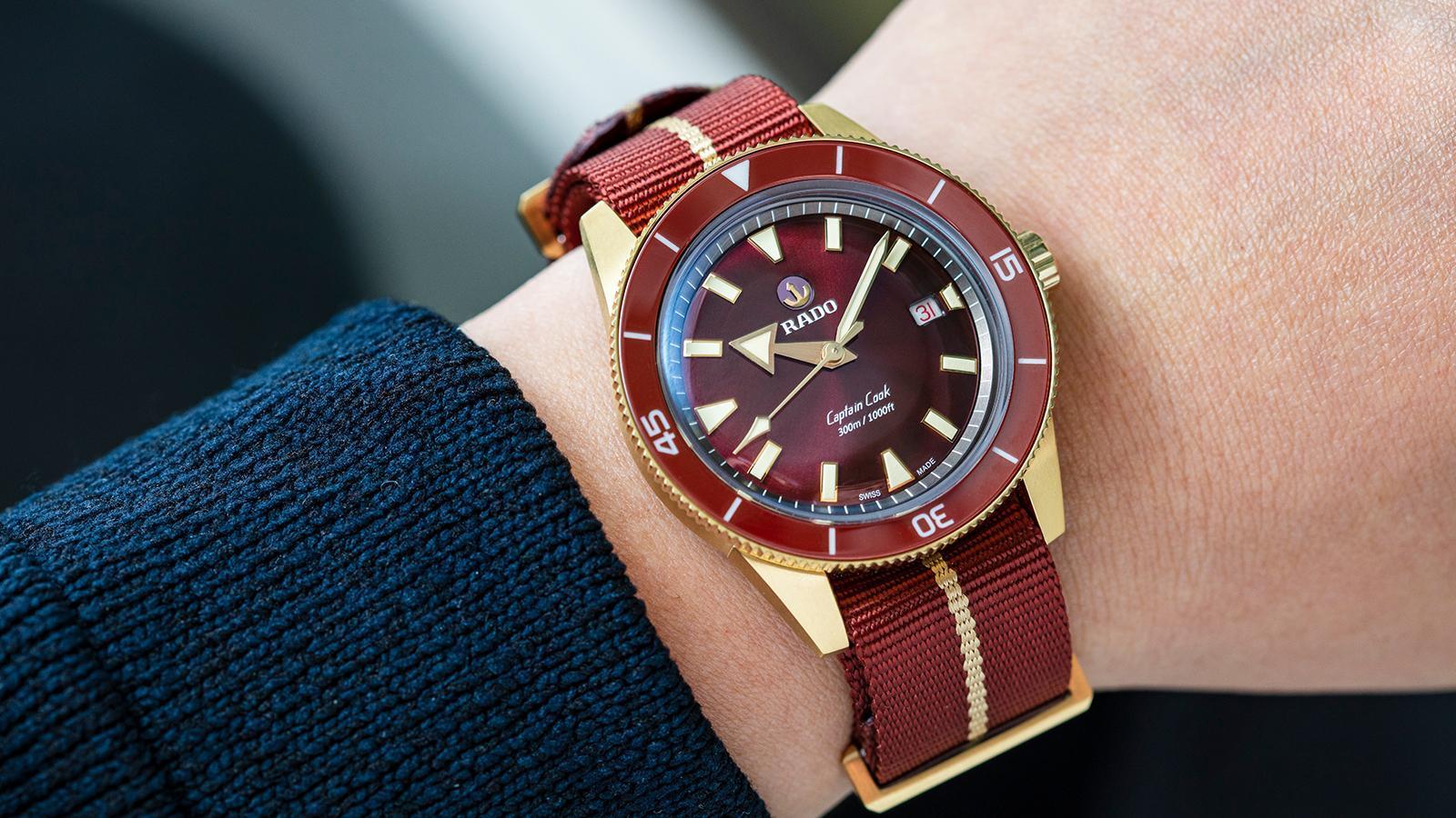 錶徑42mm／青銅錶殼、鈦金屬底蓋、陶瓷錶圈／時間及日期指示／自動上鏈機芯／防水300米／建議售價NT$ 80,400（攝影：游銘元）