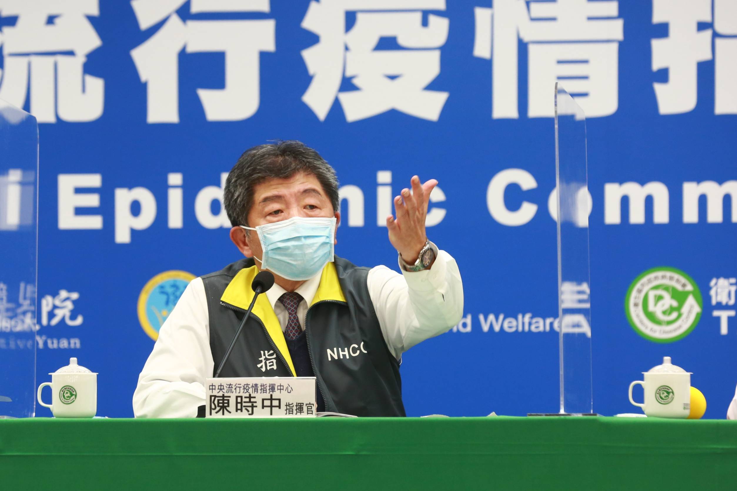 針對新染疫的護理師有症況為何還去診所，陳時中作出回應。