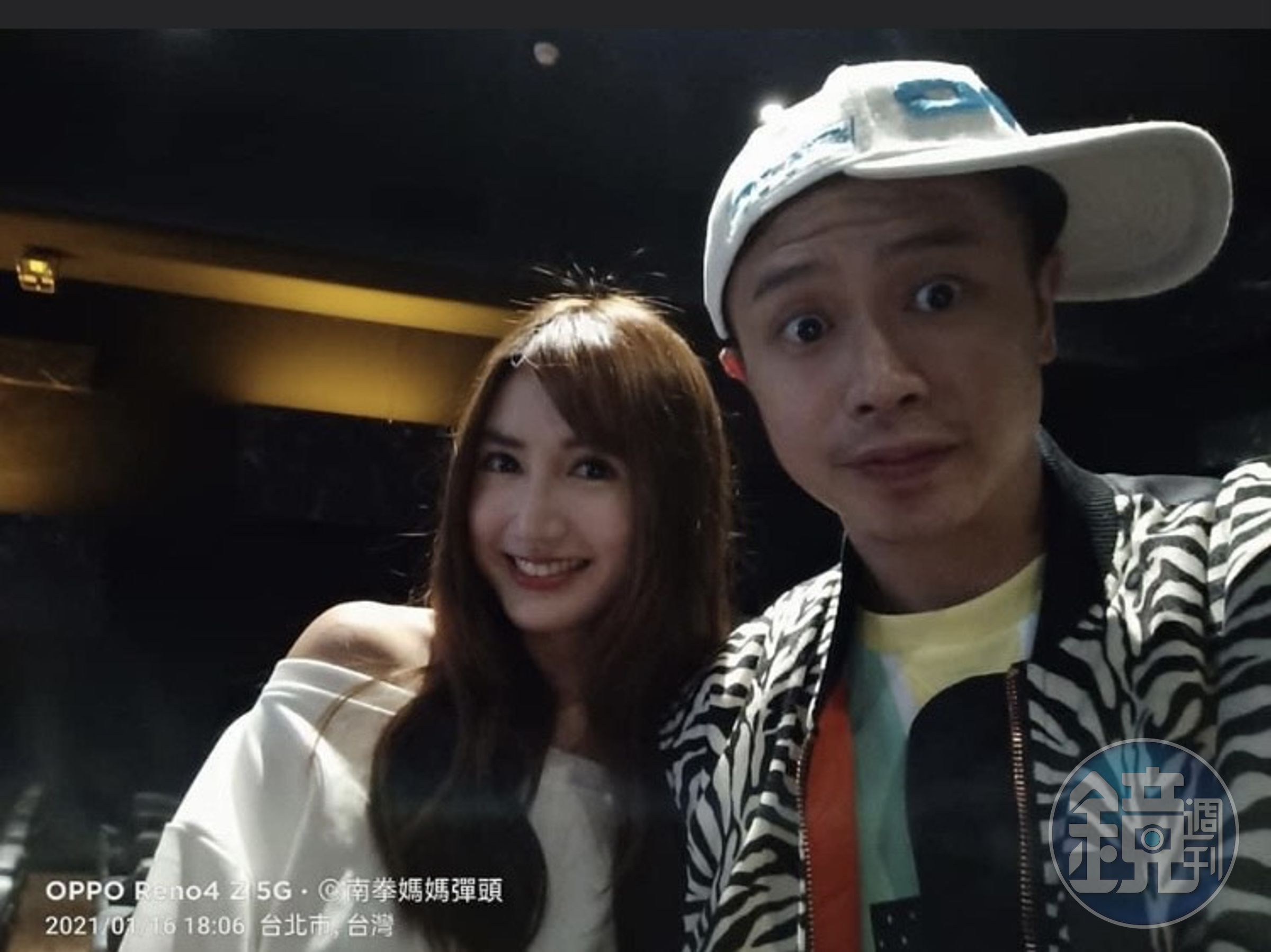 彈頭（右）大病初癒後，第一個通告就是和好友出席《叱吒風雲》電影院包場。（翻攝自彈頭臉書）