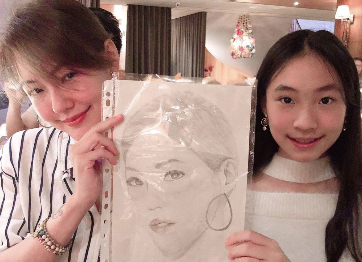 小S二女兒Lily不同與姐姐Elly和妹妹許老三喜歡跳舞，她對於畫畫與寫作特別有天份。（圖/翻攝自Lily IG）