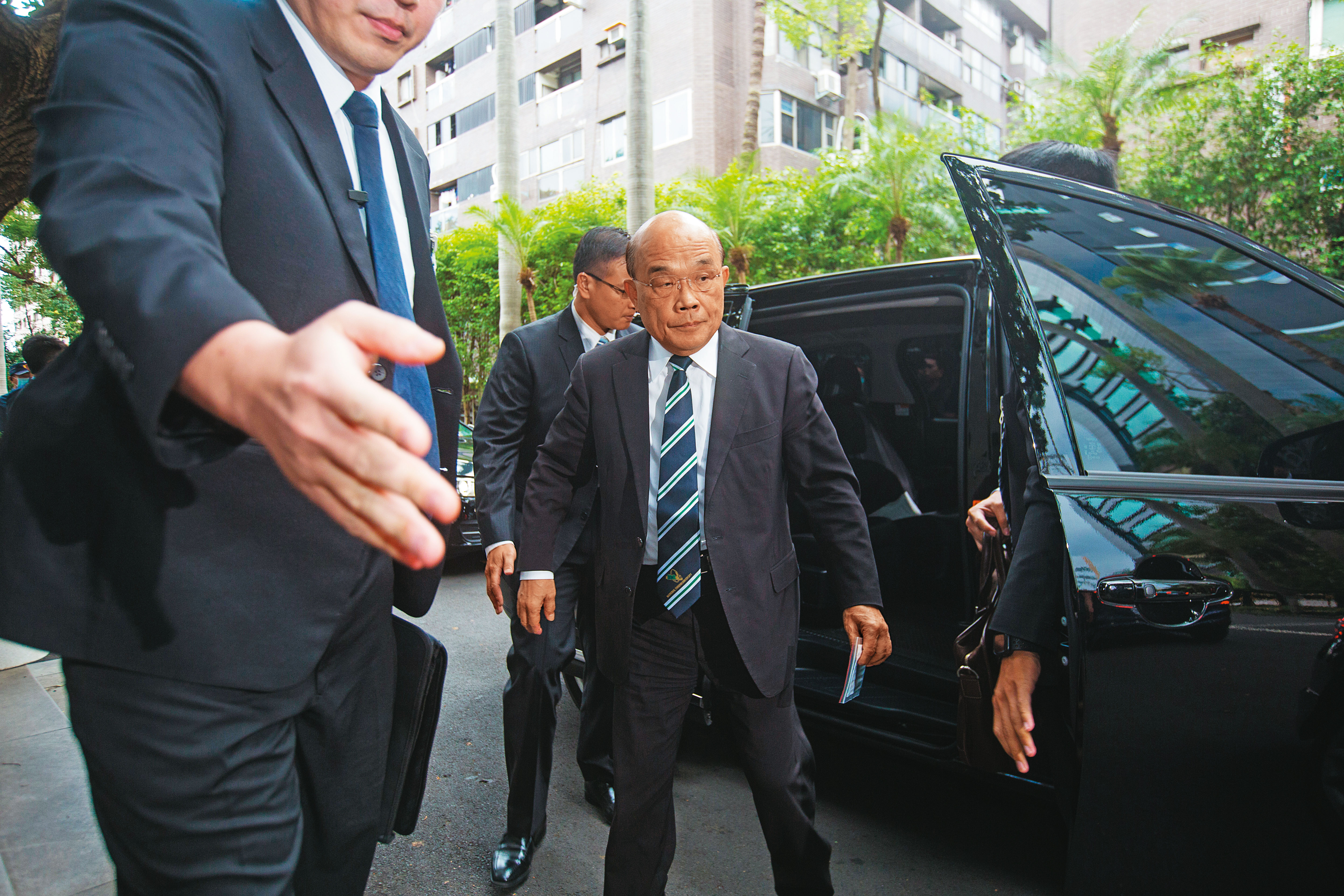 行政院長蘇貞昌宣誓，對於違法亂紀，一定要嚴查嚴辦，才能彰顯司法正義，還人公道。