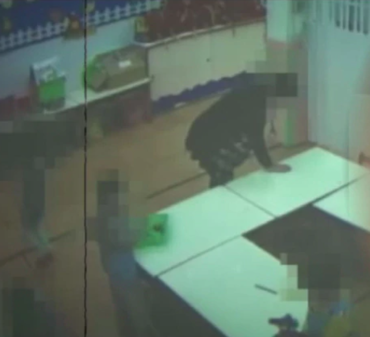 幼兒園出示監視器畫面自清,表示女童當天上課一切正常。(翻攝畫面)