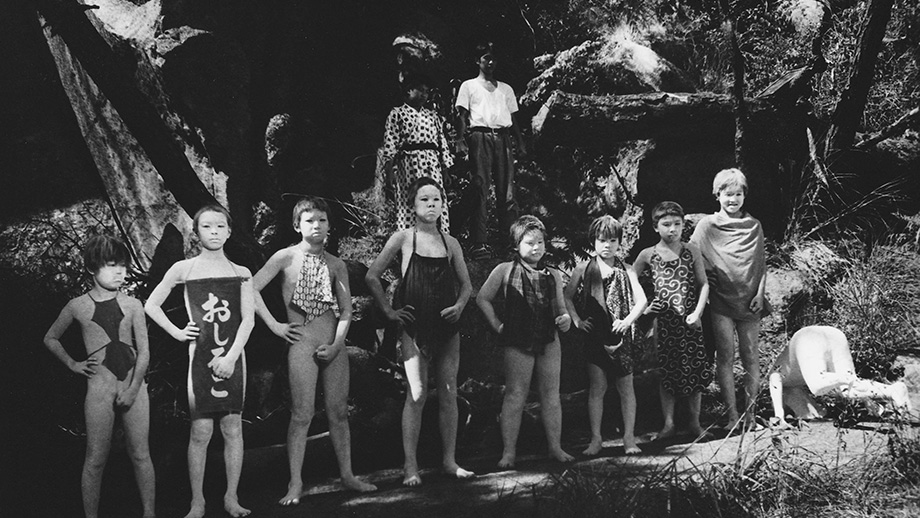 花谷秀文因緣際會下擔任已故名導大林宣彥《戰裡的野孩子》的志工，負責幫忙管理劇中童星。（翻攝自東京影展官方網站）