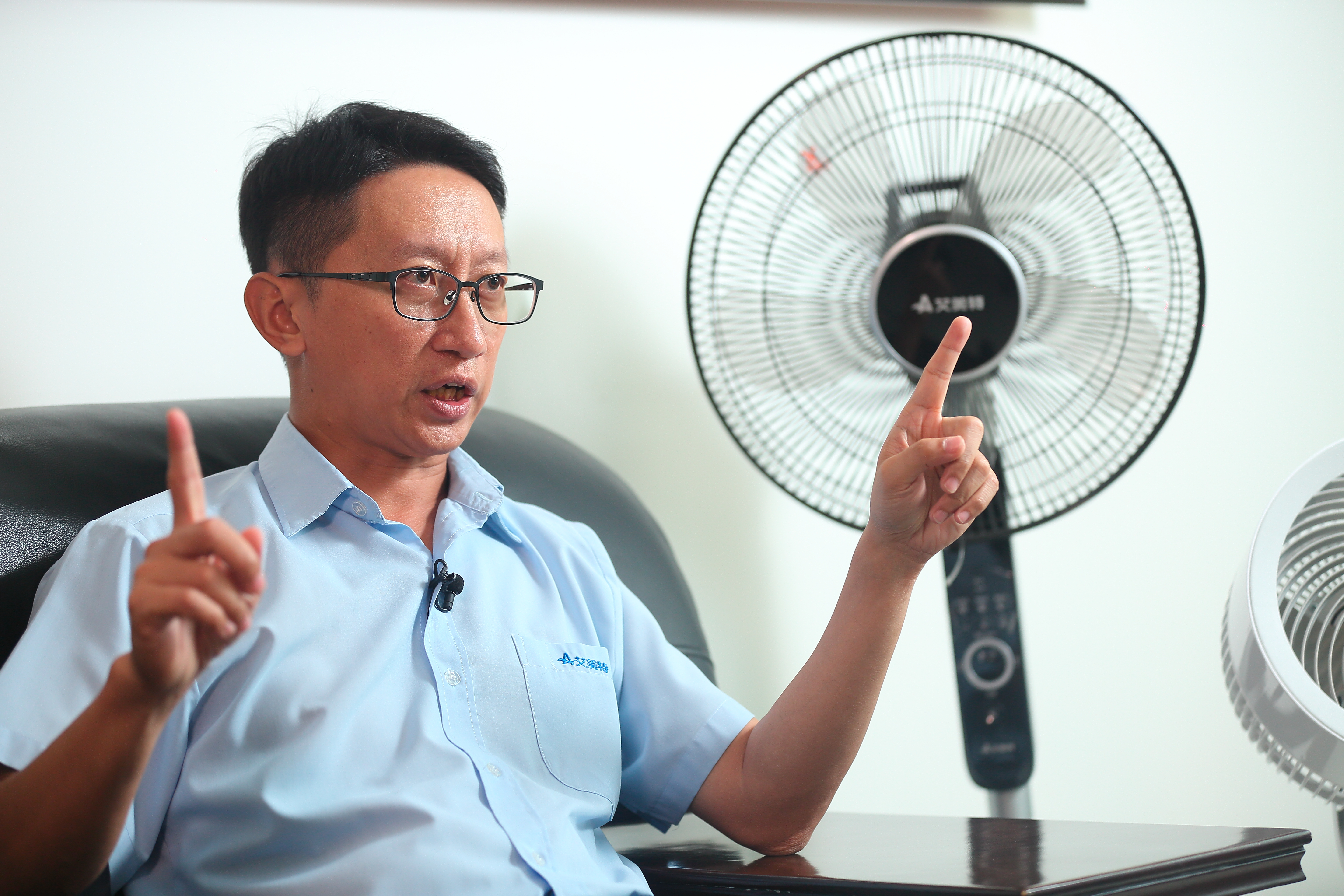 艾美特去年營收表現先冷後熱，全年可望小幅獲利。 圖為艾美特董事長史瑞斌。