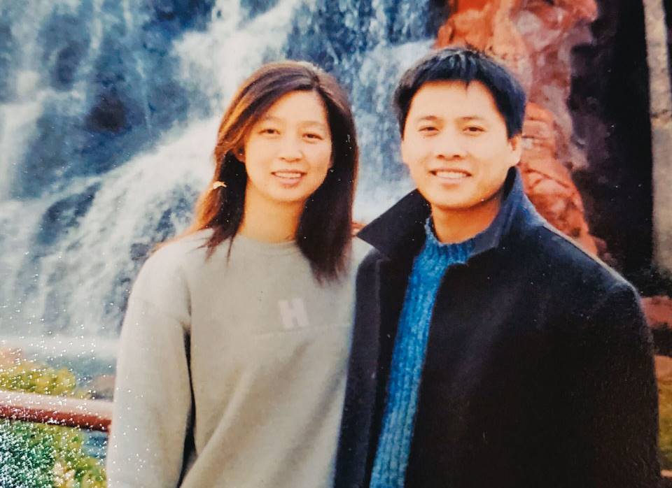 蓮姐（左）是阿興師（左）的初戀，兩人鶼鰈情深，事業上也相互扶持。（阿興師提供）