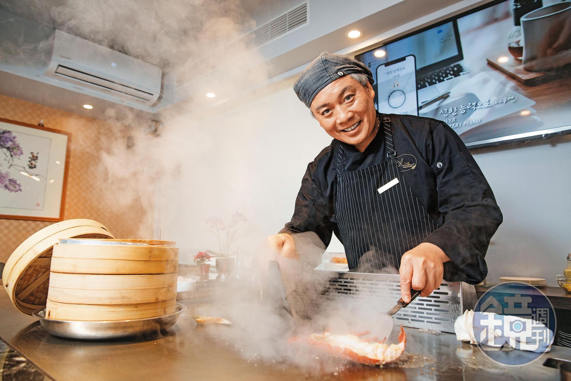 擁有近40年鐵板燒資歷的阿興師曾懷永，歷經事業低潮後再出發，開了興鐵板燒。去年12月正式開賣，月營收450萬元。
