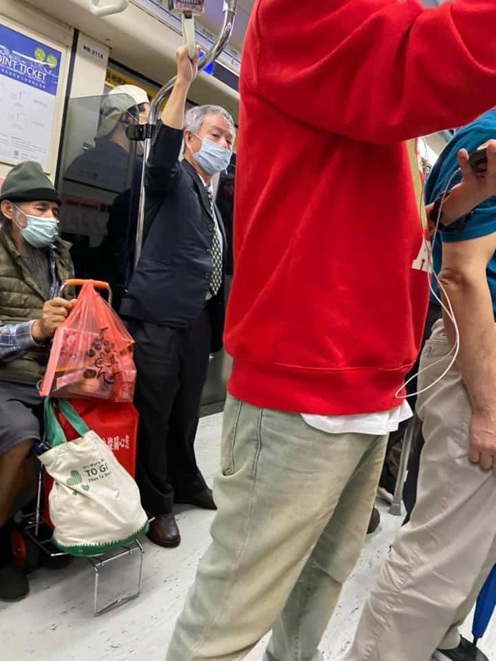 胡采蘋怒批楊志良是「不戴口罩加亂戴口罩的慣犯」。（翻攝自臉書Emmy追劇時間）