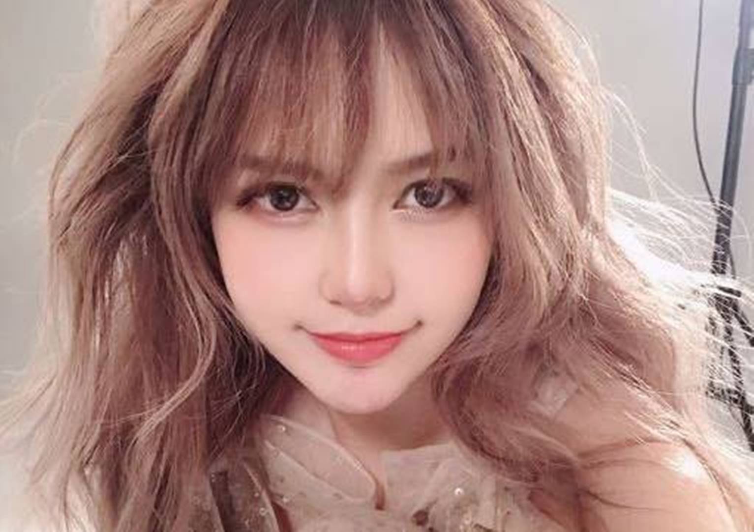 周揚青被有心人冒充名字留言，意外捲入鄭爽風波。（翻攝自周揚青微博）