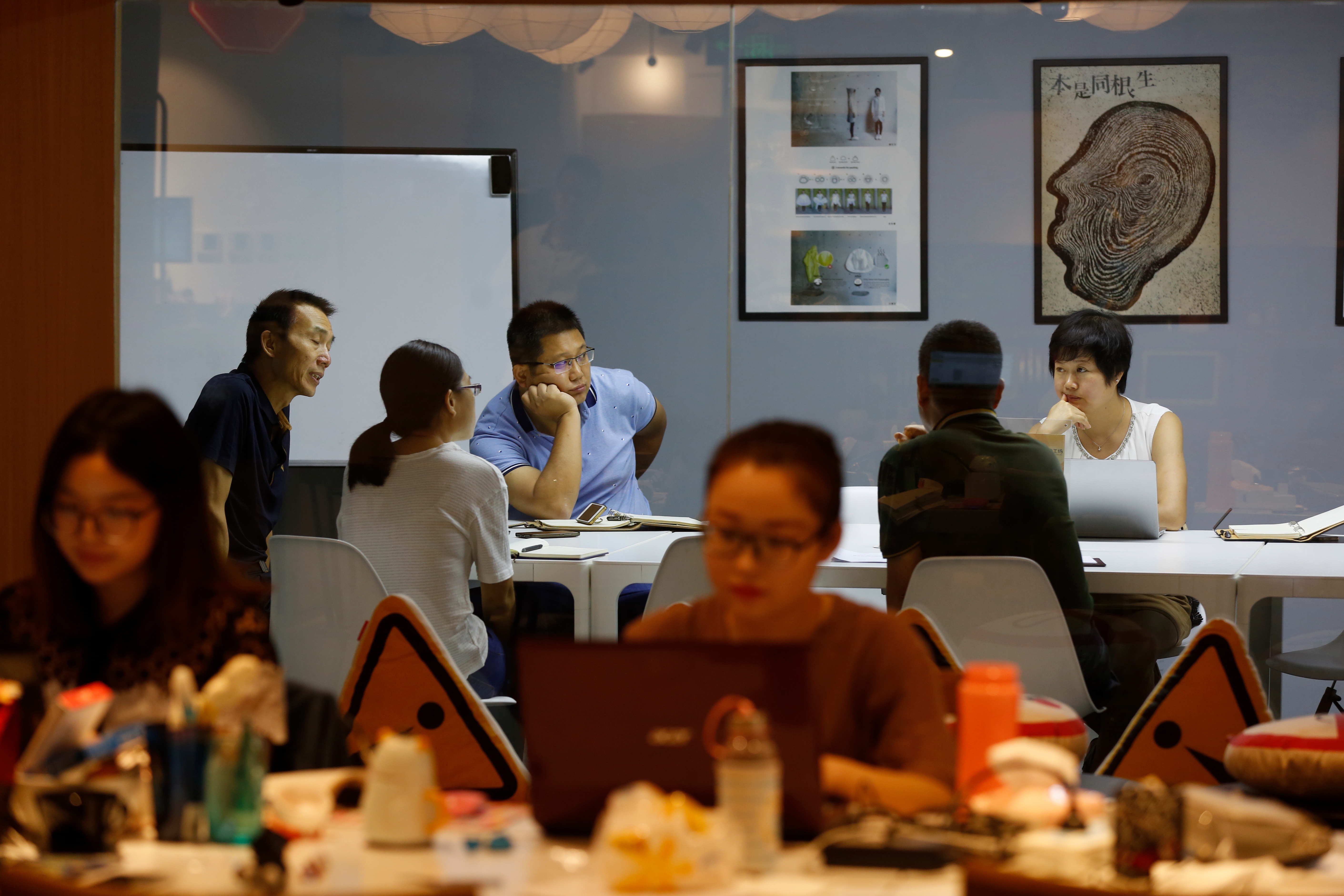 國曆生月在3、5、6、8及11月的朋友只要仰賴團隊合作，就能事半功倍、財源廣進。