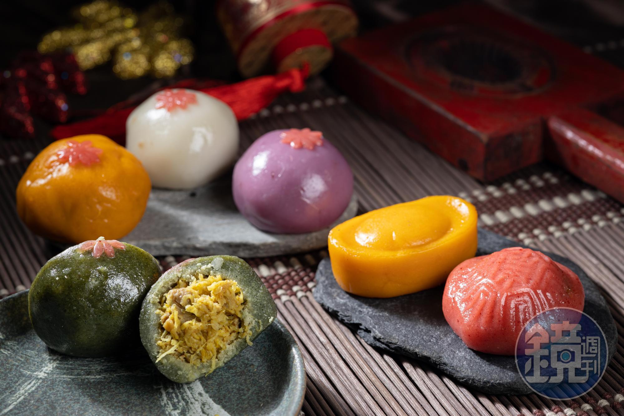「6味綜合米果子」有縮小版金元寶、紅龜粿、草仔粿，甜鹹各3款，呷巧不礙胃，左前是李爸爸最愛的咖哩草仔粿「綠如意」。（150元／盒，6入）