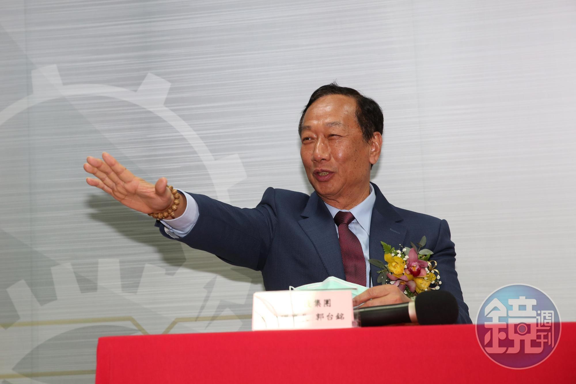 媒體追問是否會參選國民黨主席,郭台銘說,「我現在花很多時間在生技、醫療產業,不再回答丐幫相關問題。」