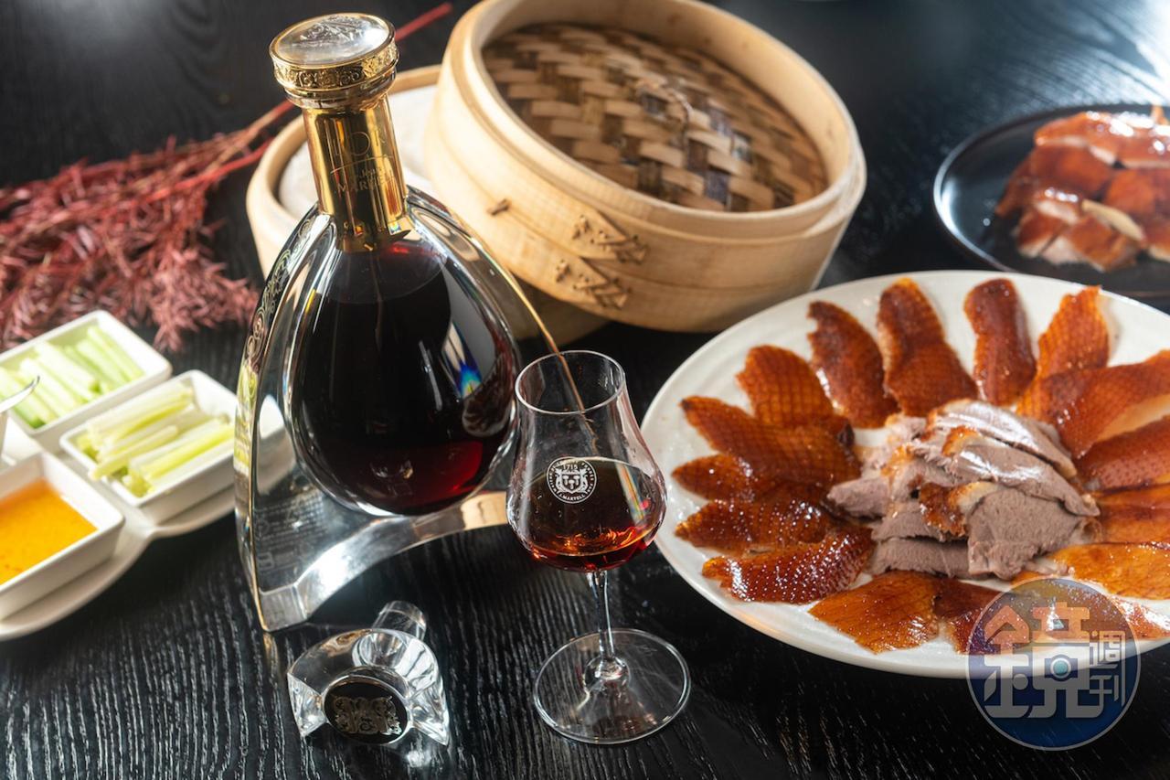 台灣的粵菜餐廳很多，但能像「辰園」端出美味燒鵝料理的卻不多，再搭配頂級白蘭地「金王馬爹利」，這樣的餐酒組合非常高大上。